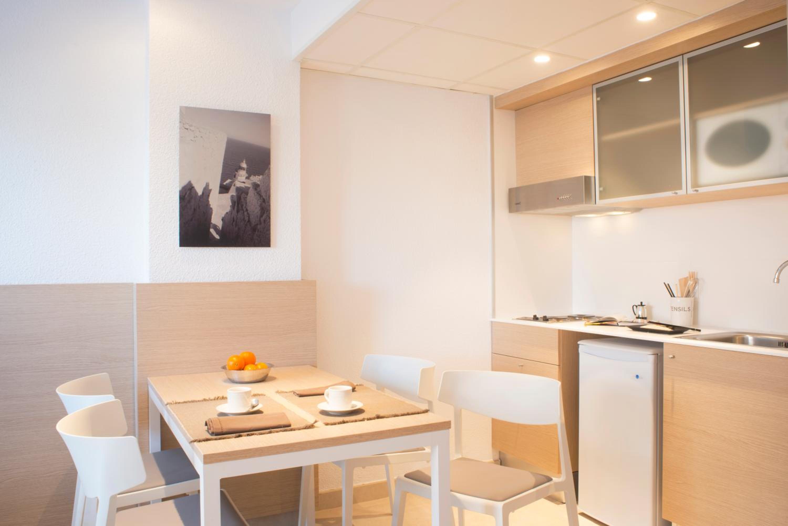 Apartment (2 Adults + 1 Child)