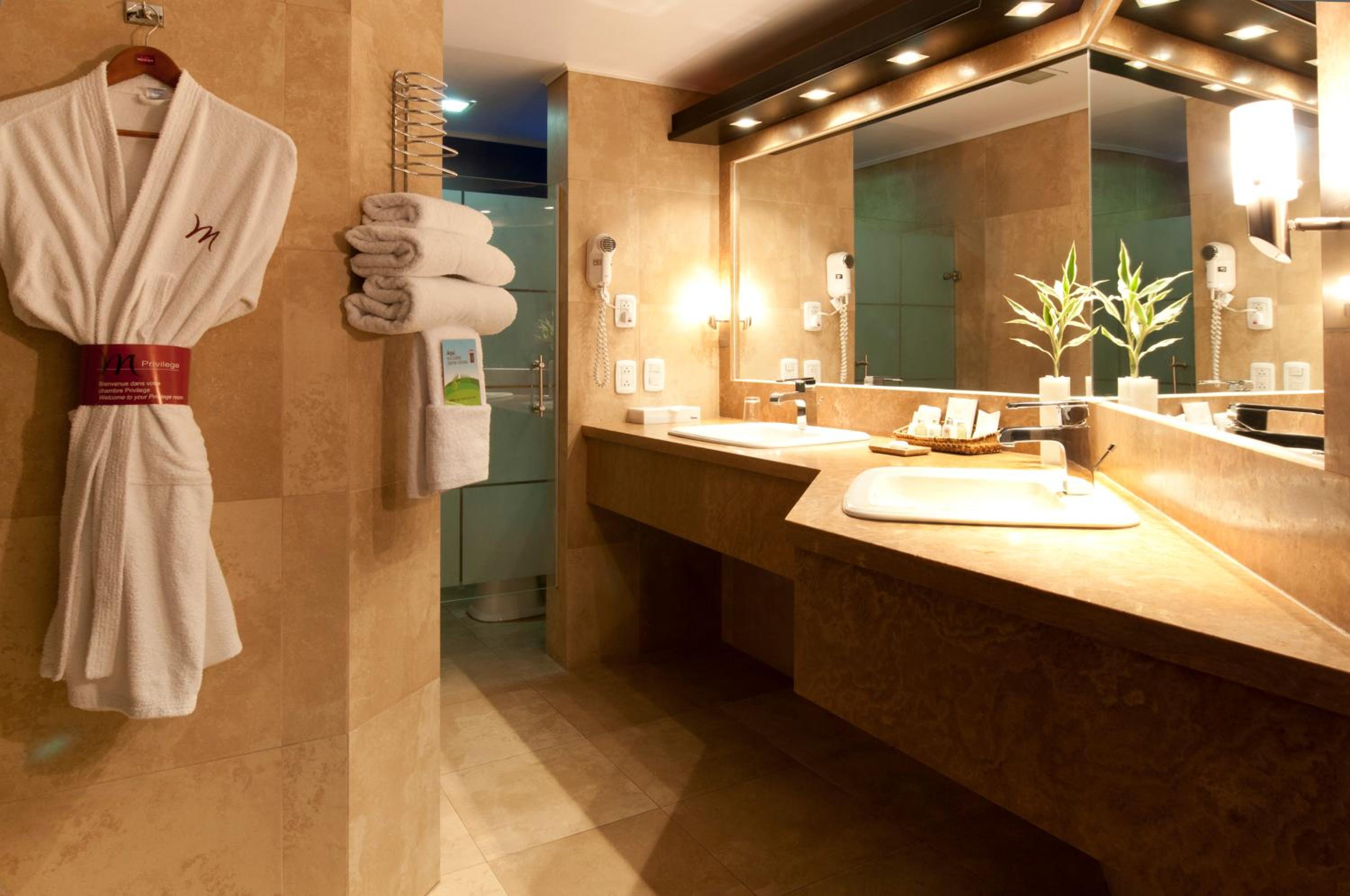 Superior King Suite