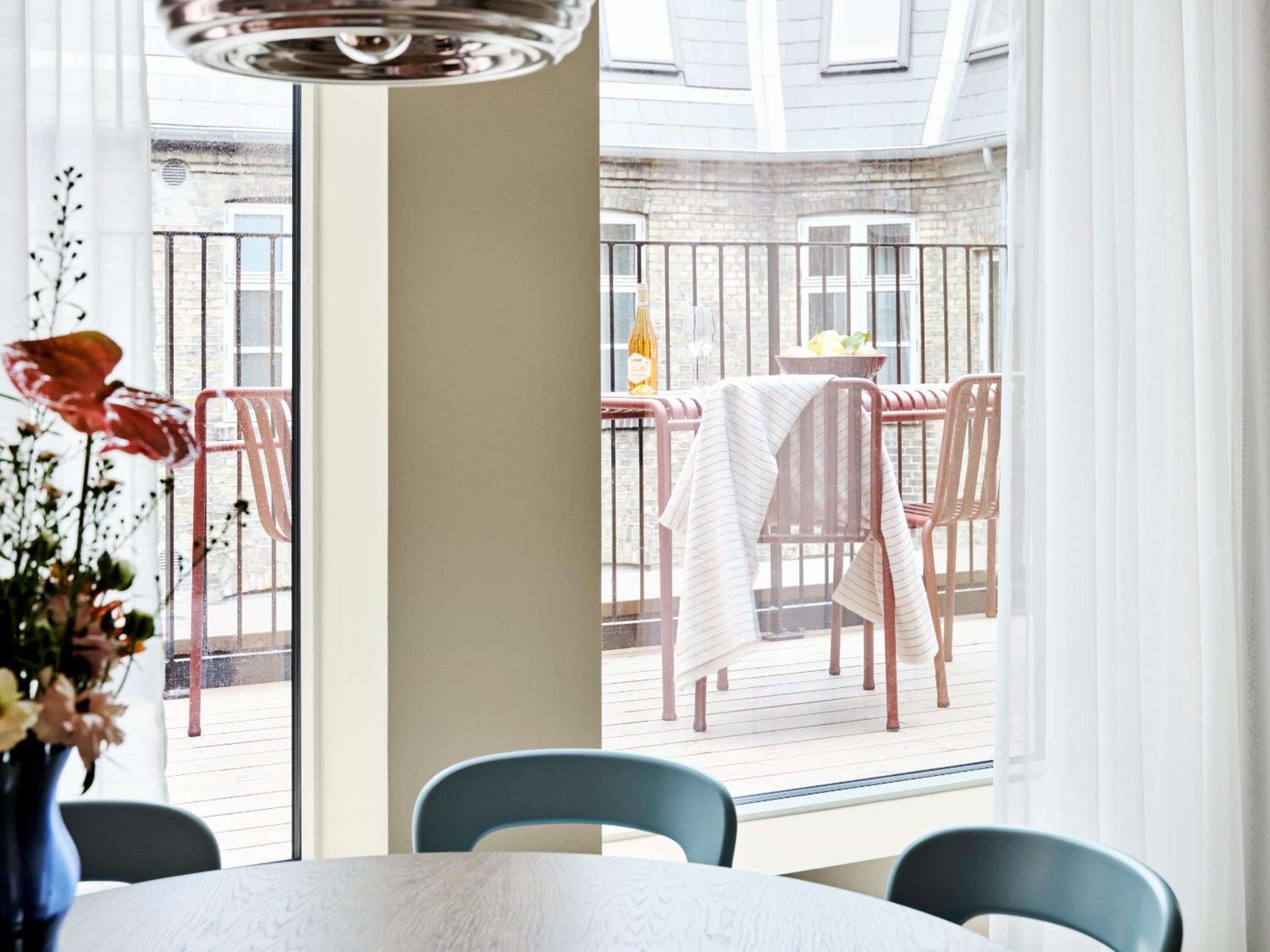 Apartment with Balcony