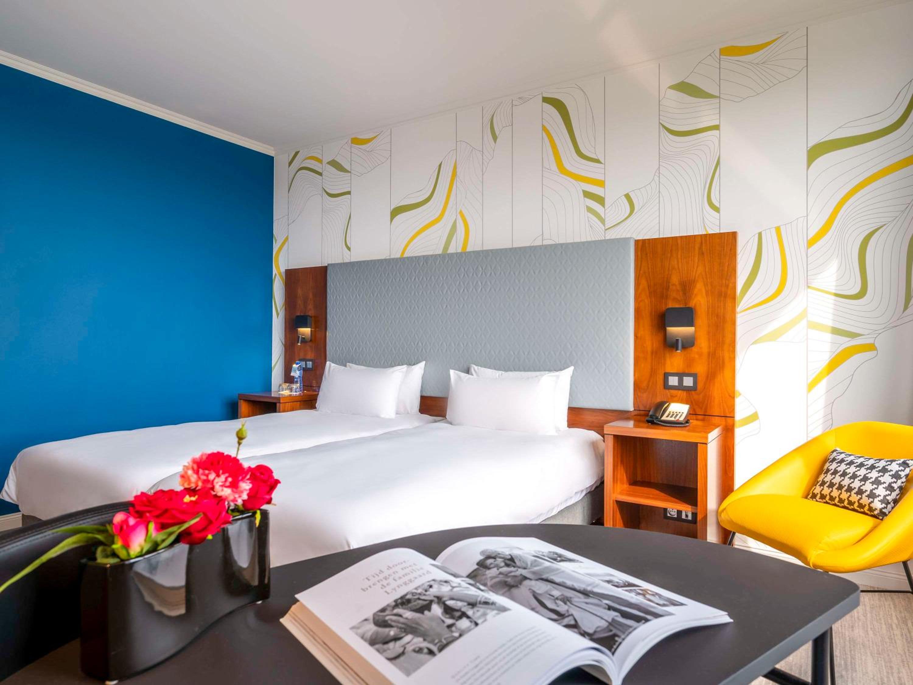 Classic Twin Room With City Side View