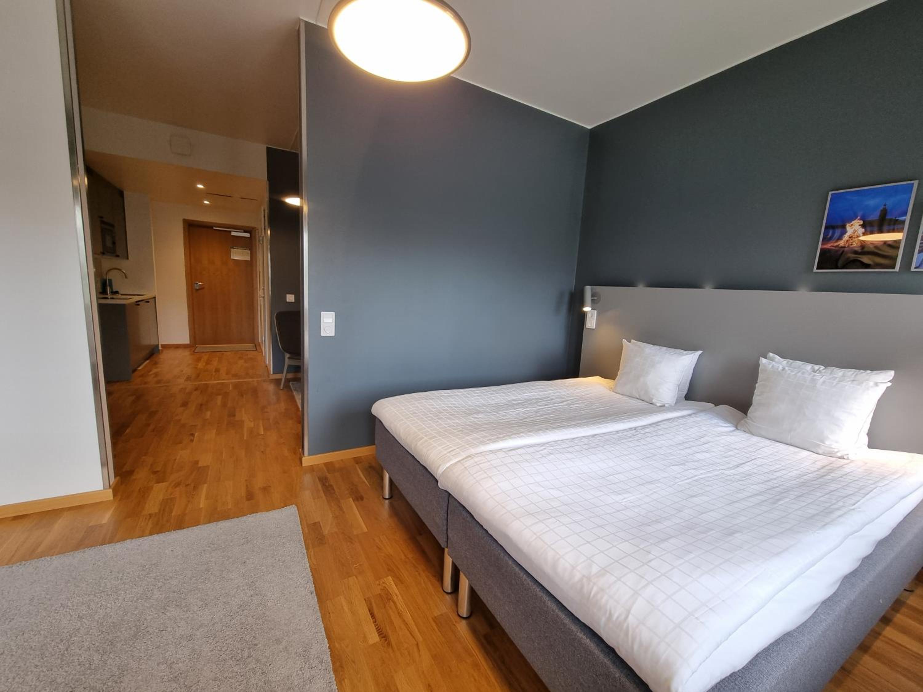 Studio King with Kitchenette