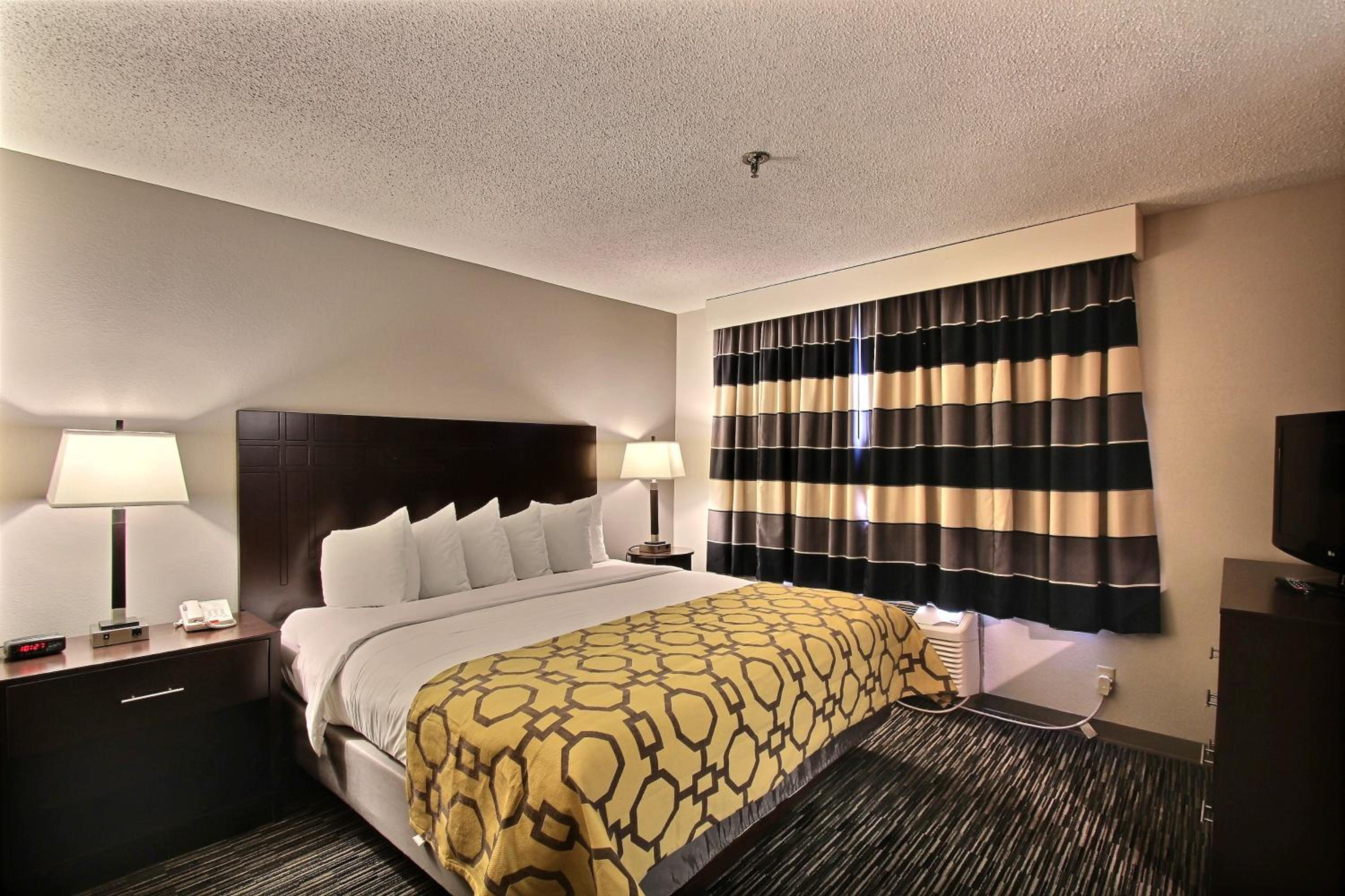 Deluxe King Room - Non-Smoking
