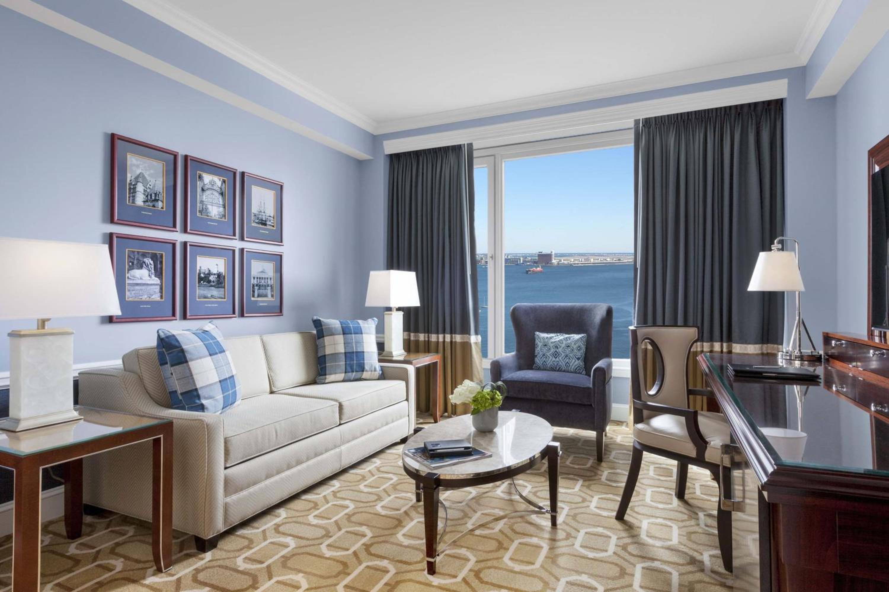 Deluxe King Room with Harbor View