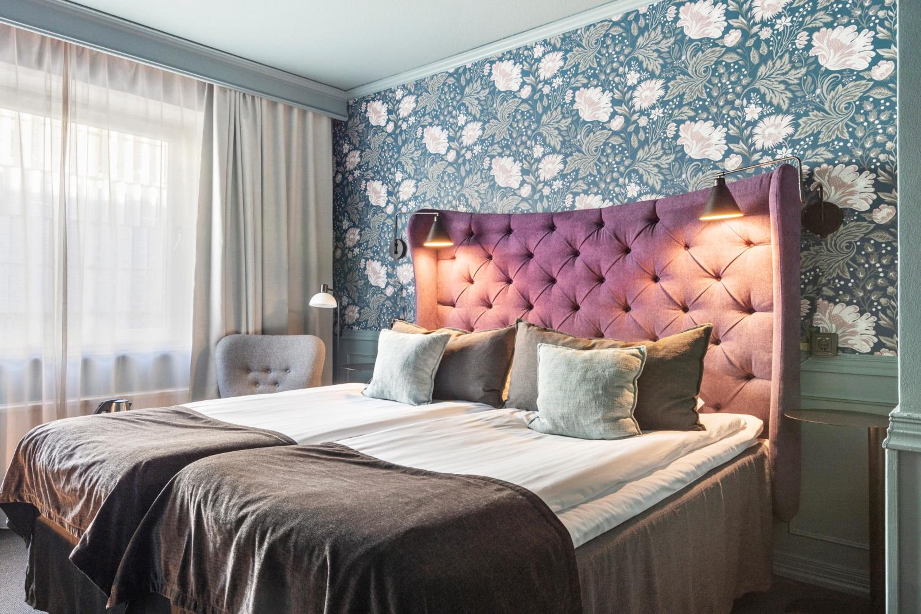 Family Room with One King Bed and One Bunk Bed - Non-Smoking