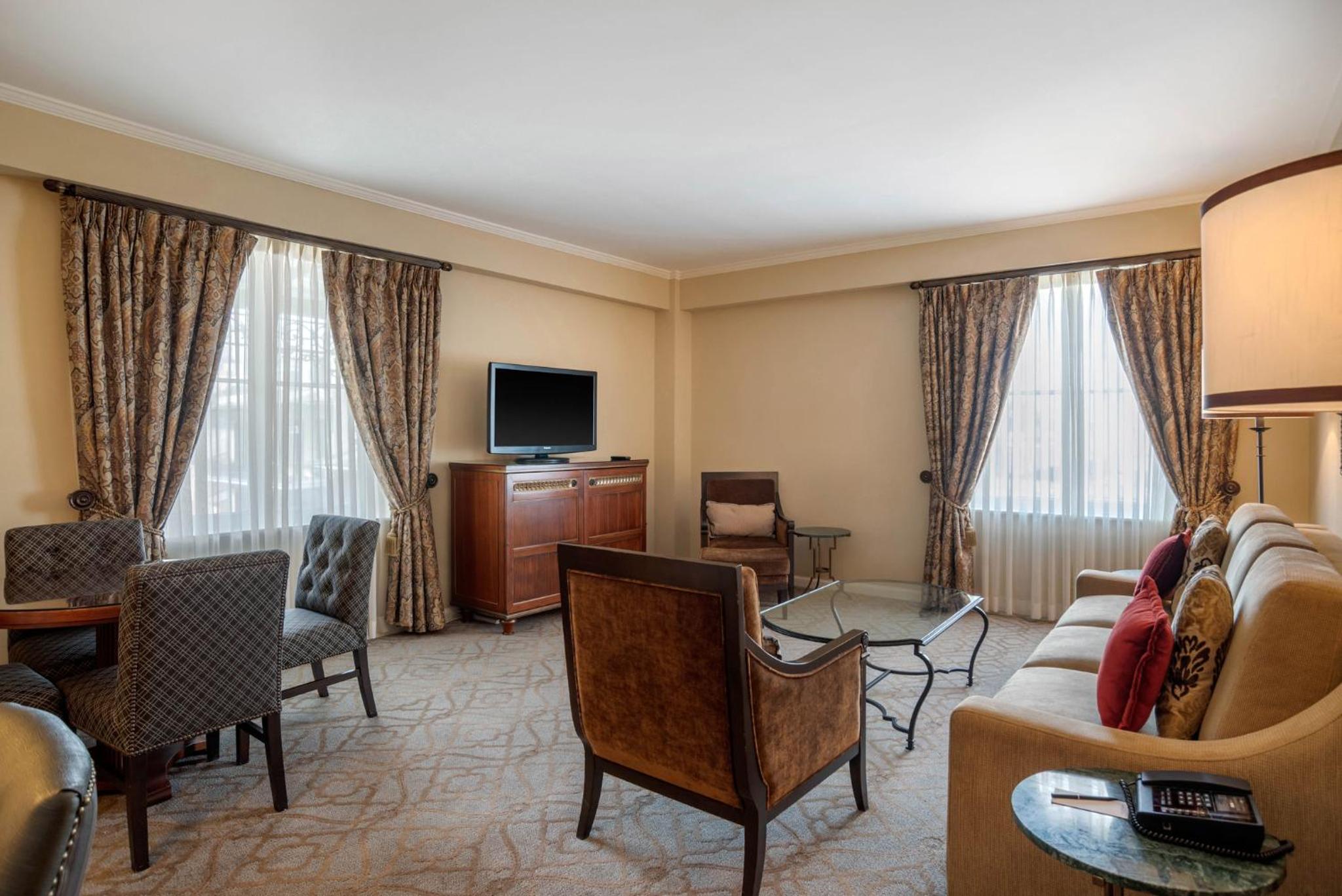 One-Bedroom King Suite