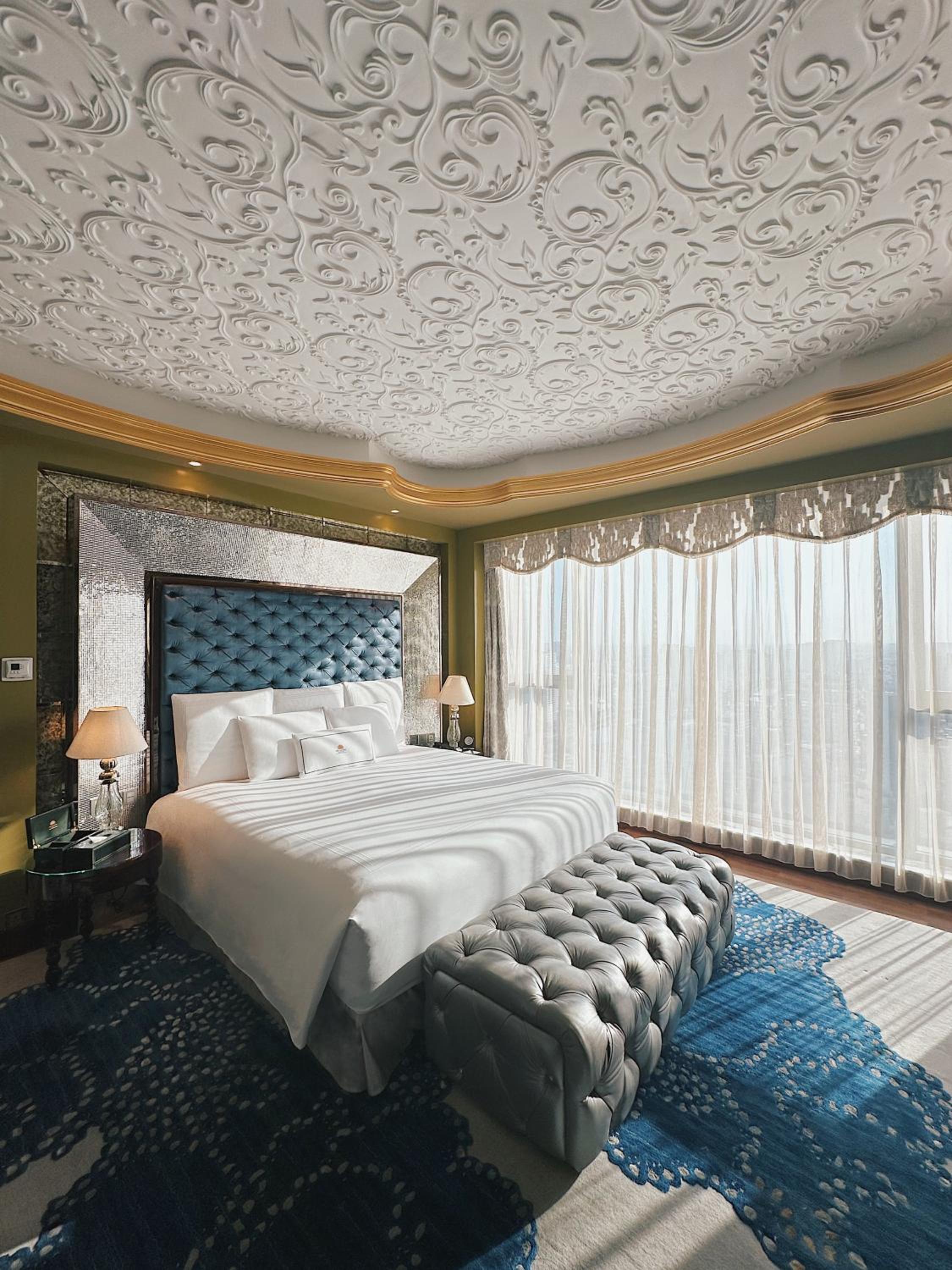 Junior Suite High Floor with Executive Lounge Access