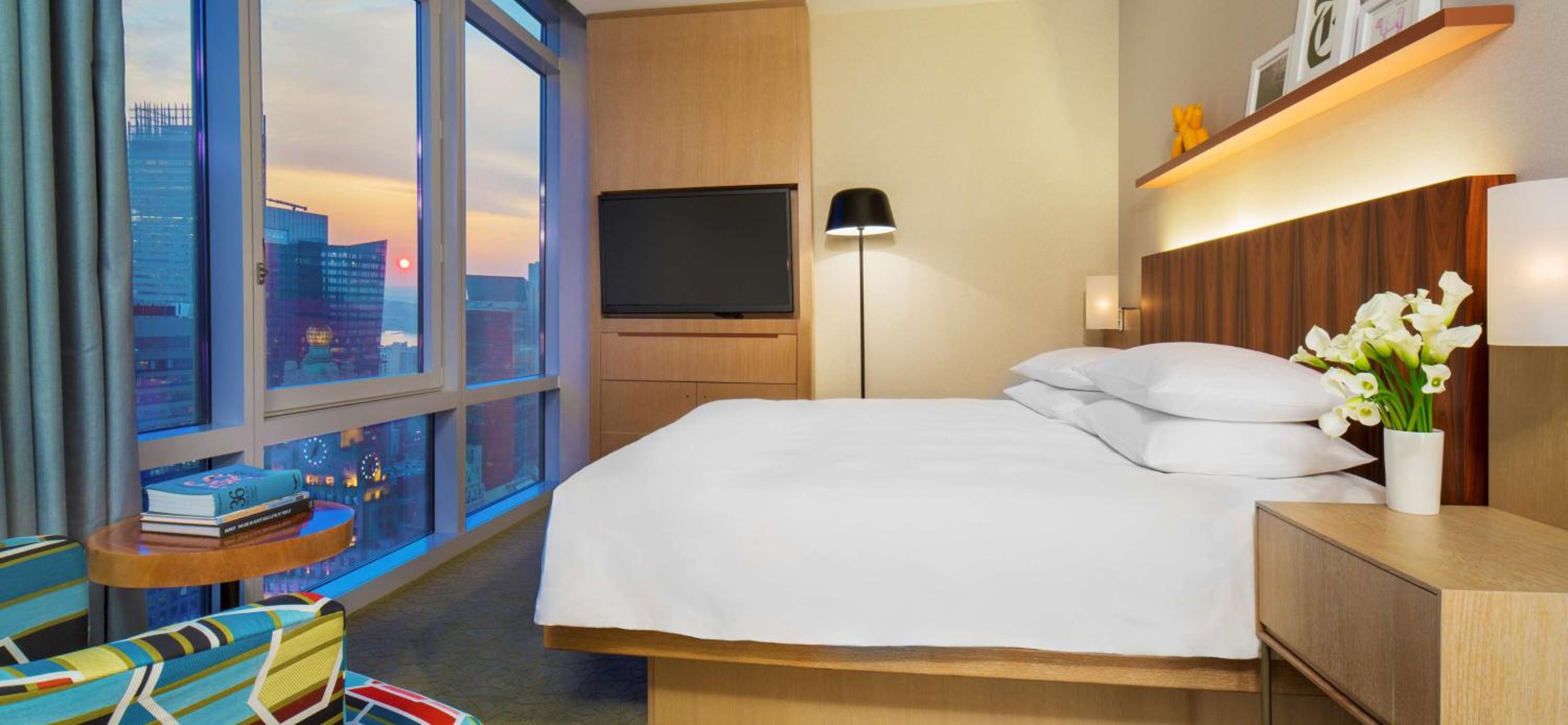 King Room with Times Square View - High Floor