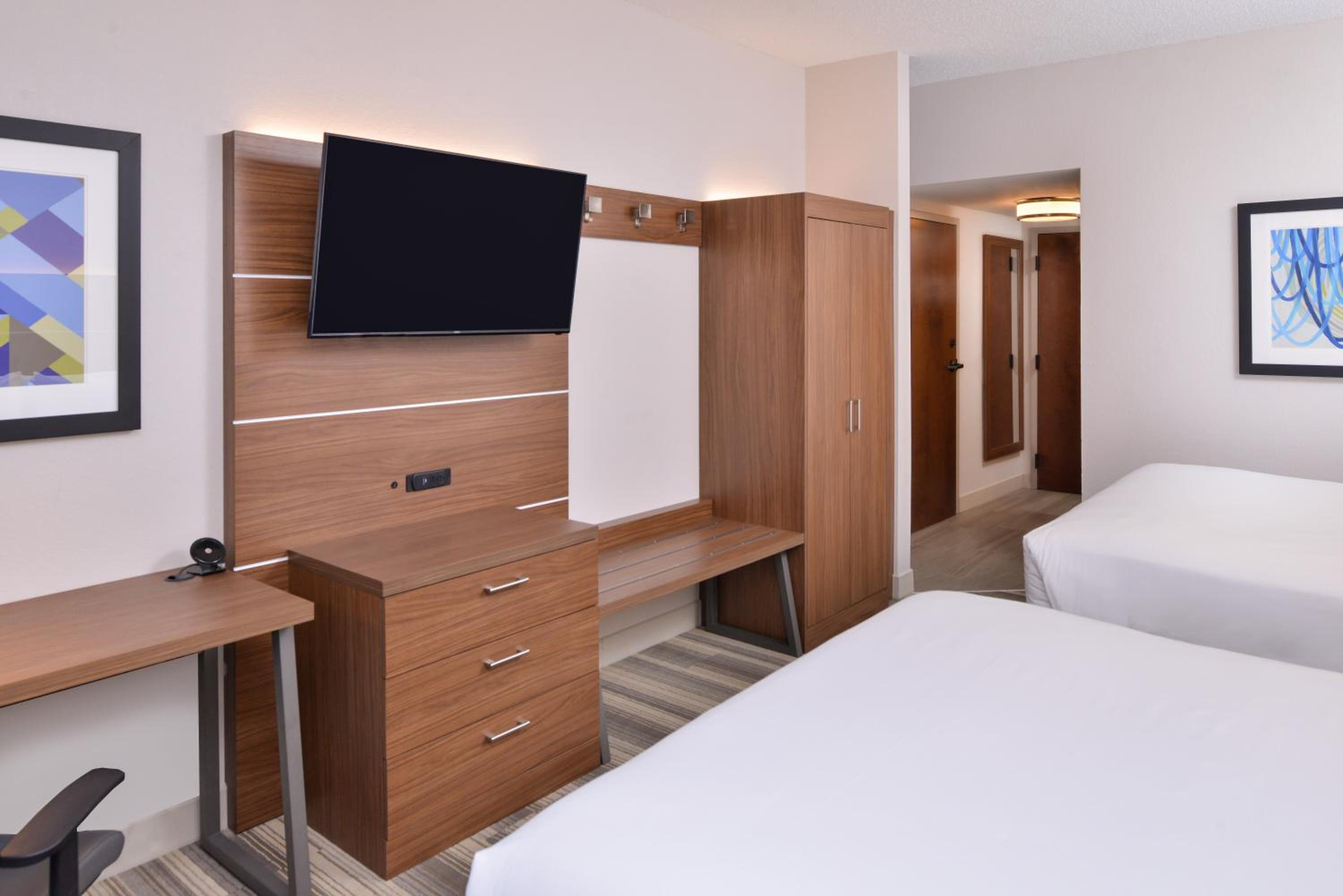 Queen Room - Disability Access