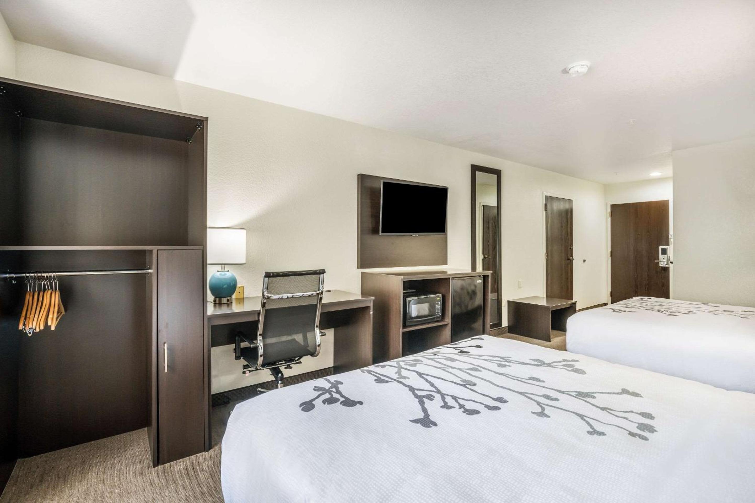 Queen Room with Two Queen Beds - Accessible/Non Smoking