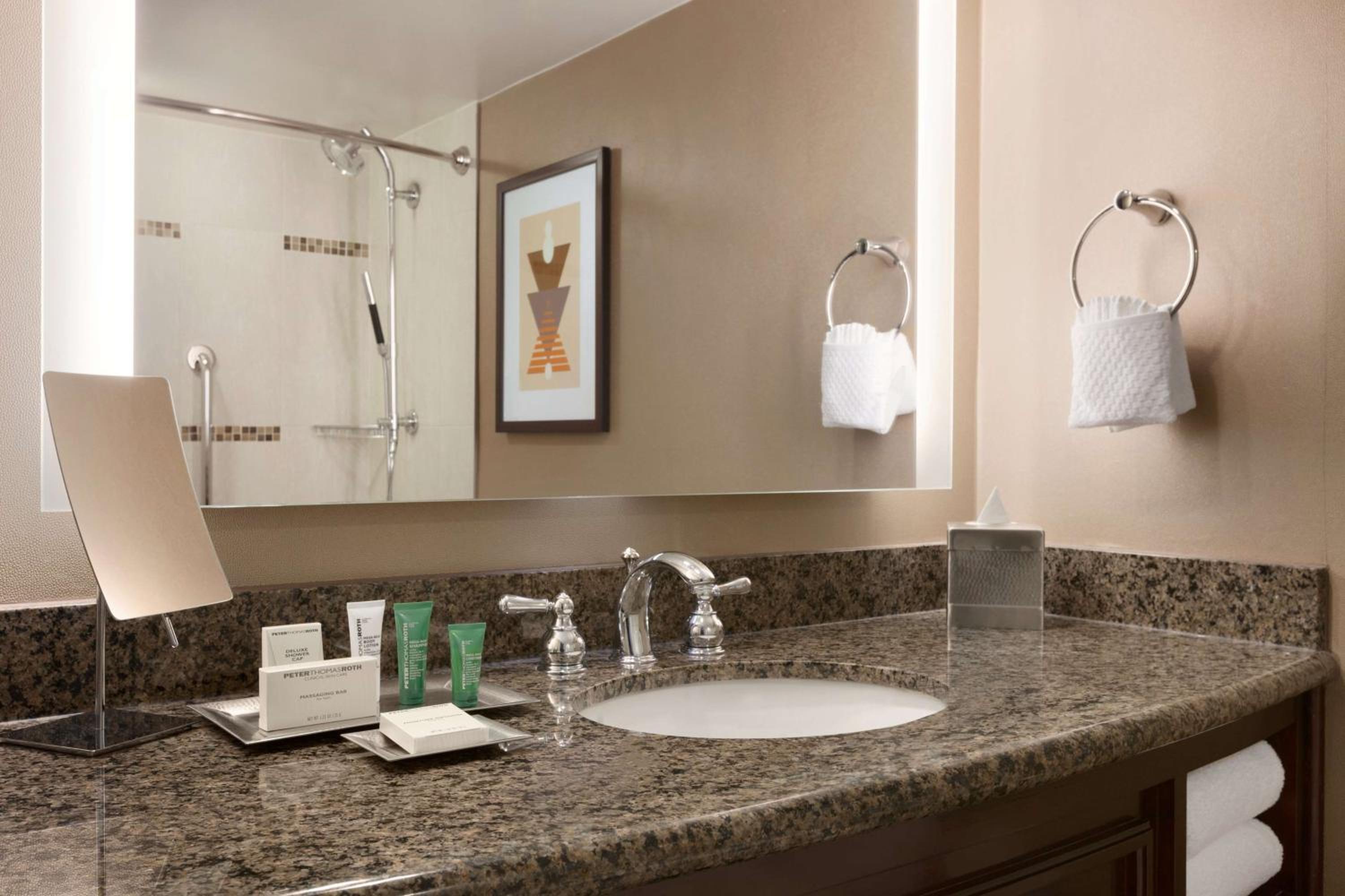 Corner King Room - Hearing Access