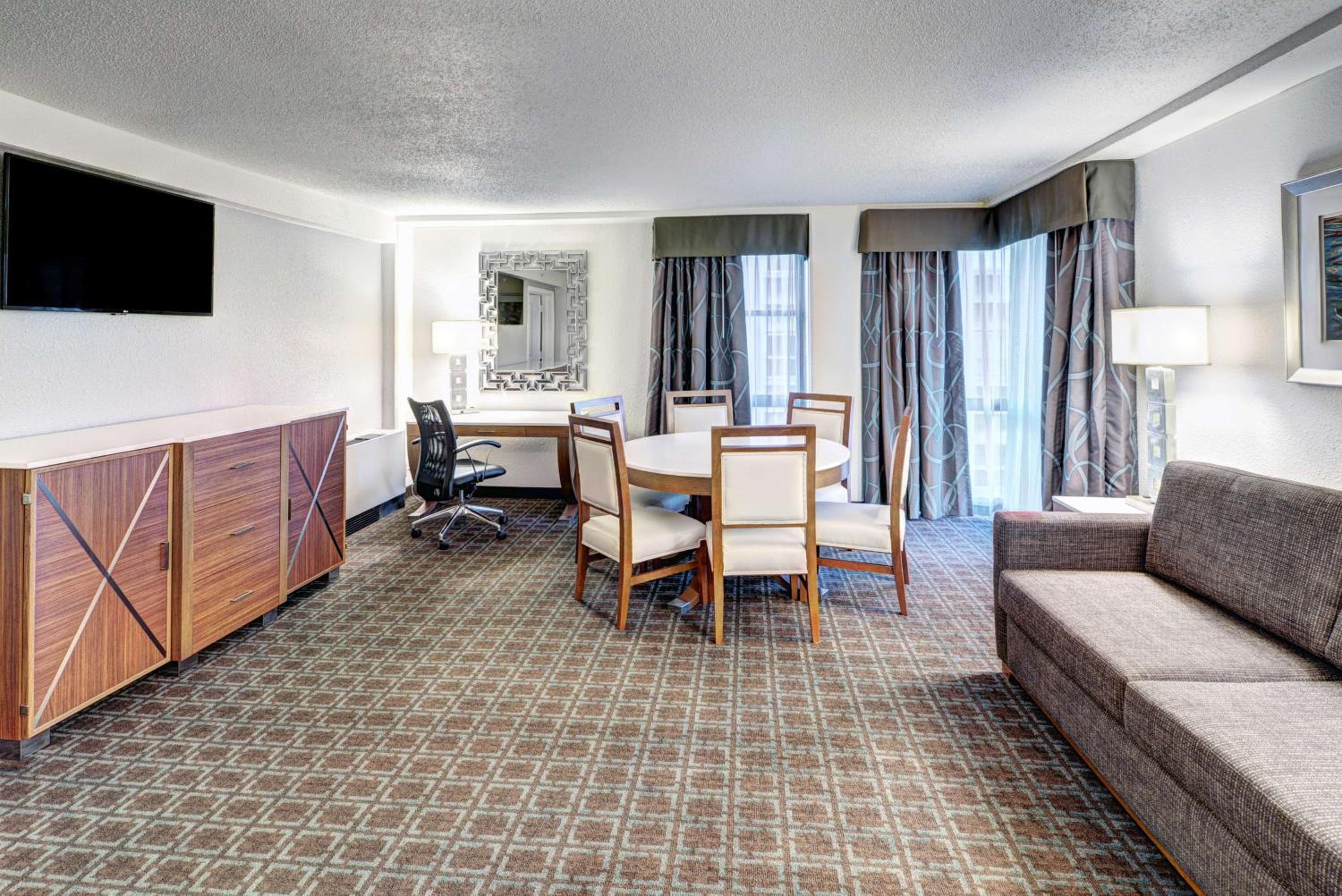 Two-Bedroom King Suite