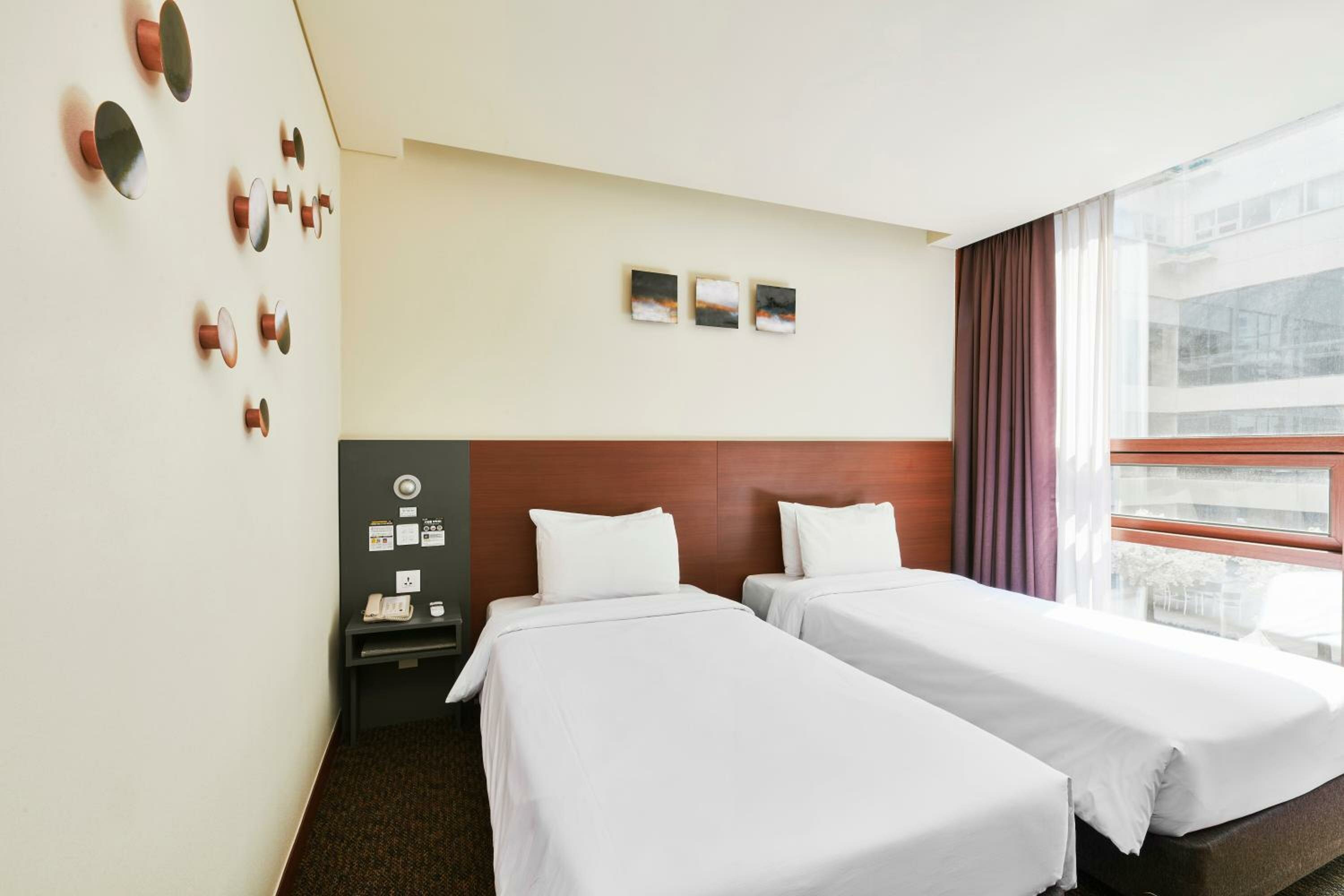 DIVE IN JEONGKEUN PARK ART STAY SEOUL 2 / TWIN