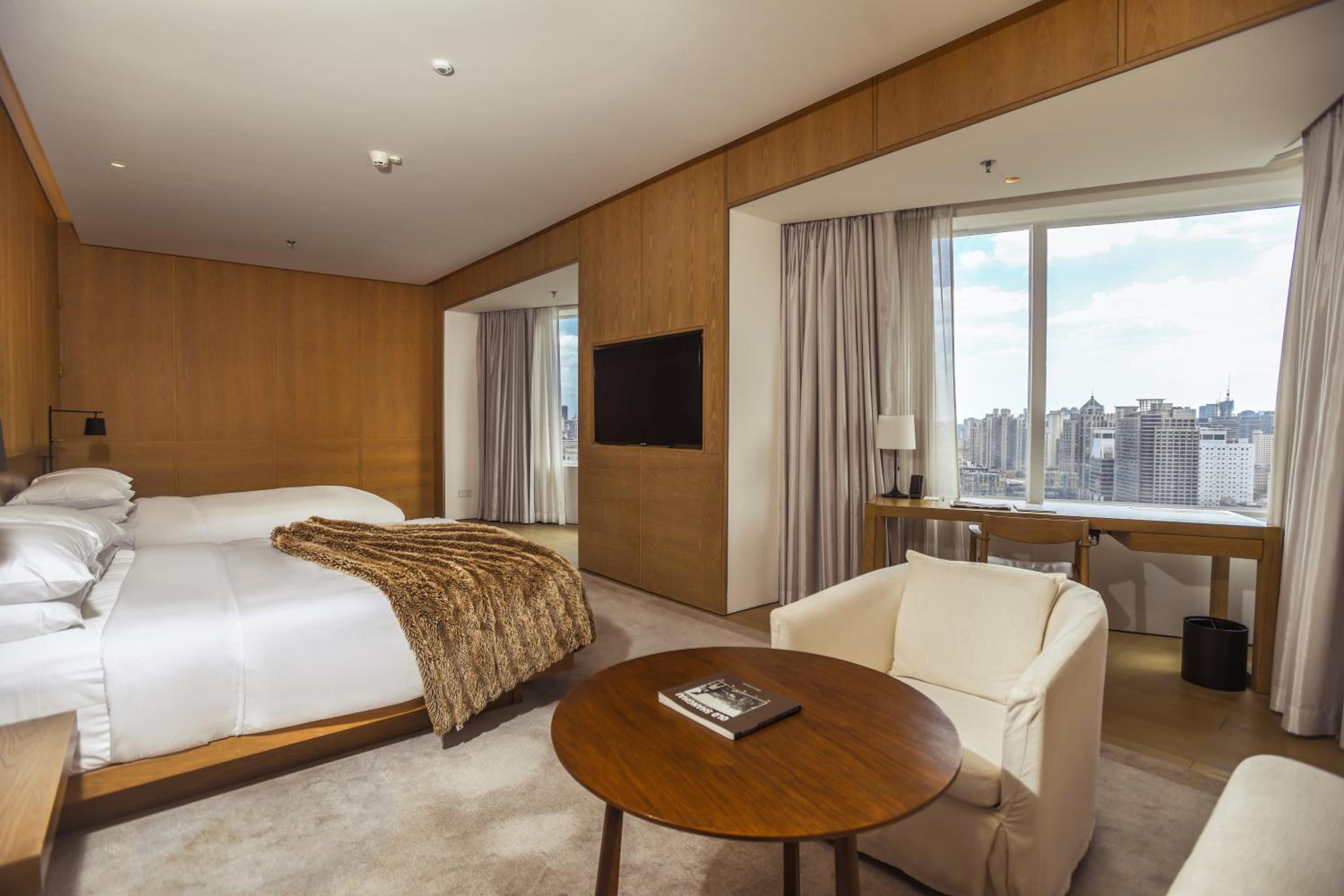 City View Loft with Two Queen Beds