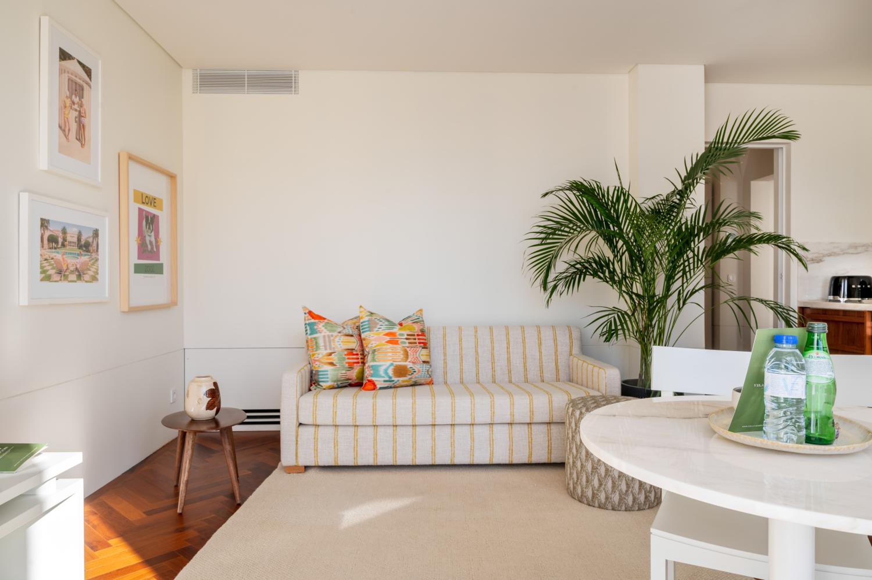 Superior Apartment with Balcony and Pool View