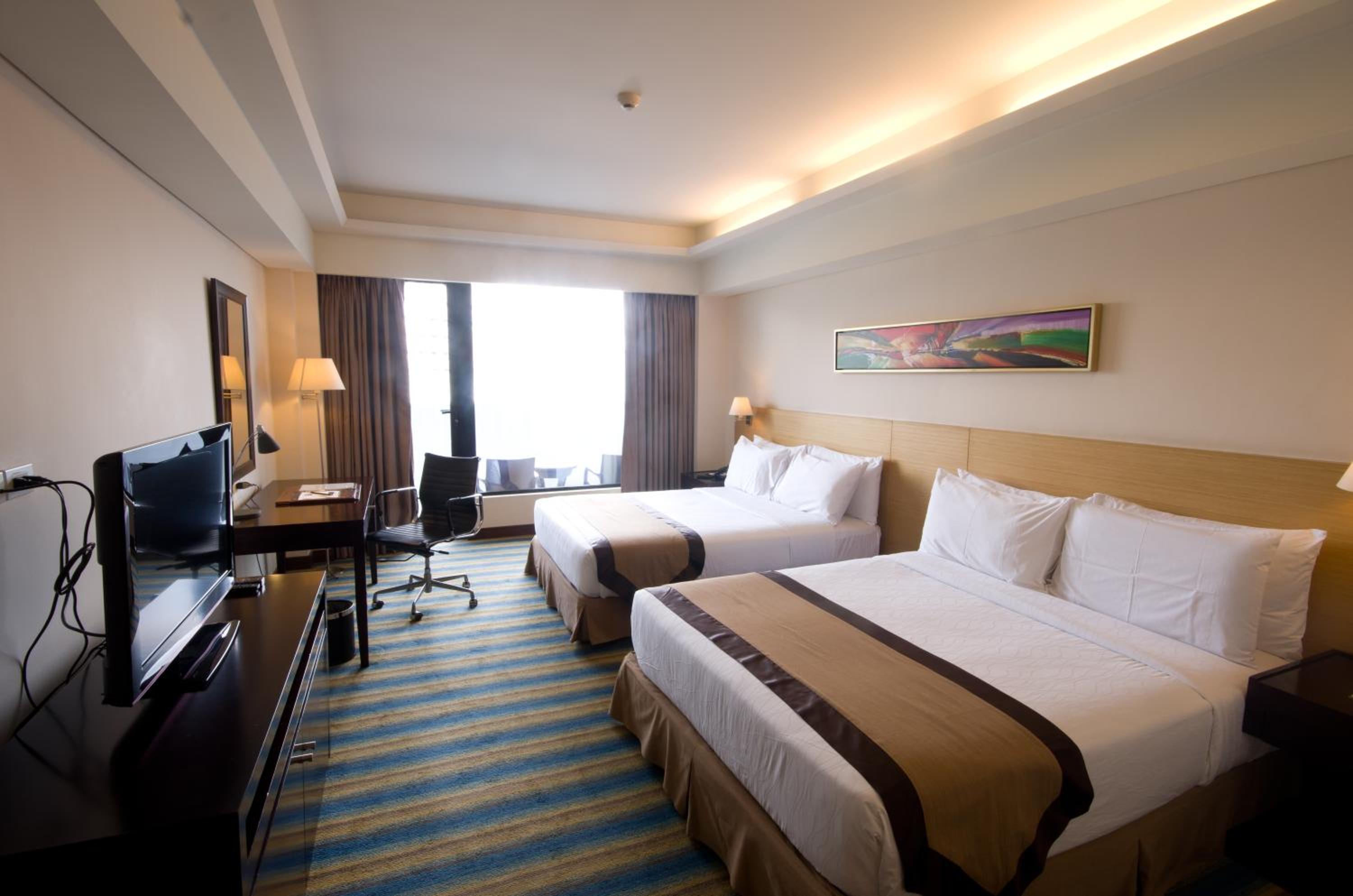 Deluxe Queen Room