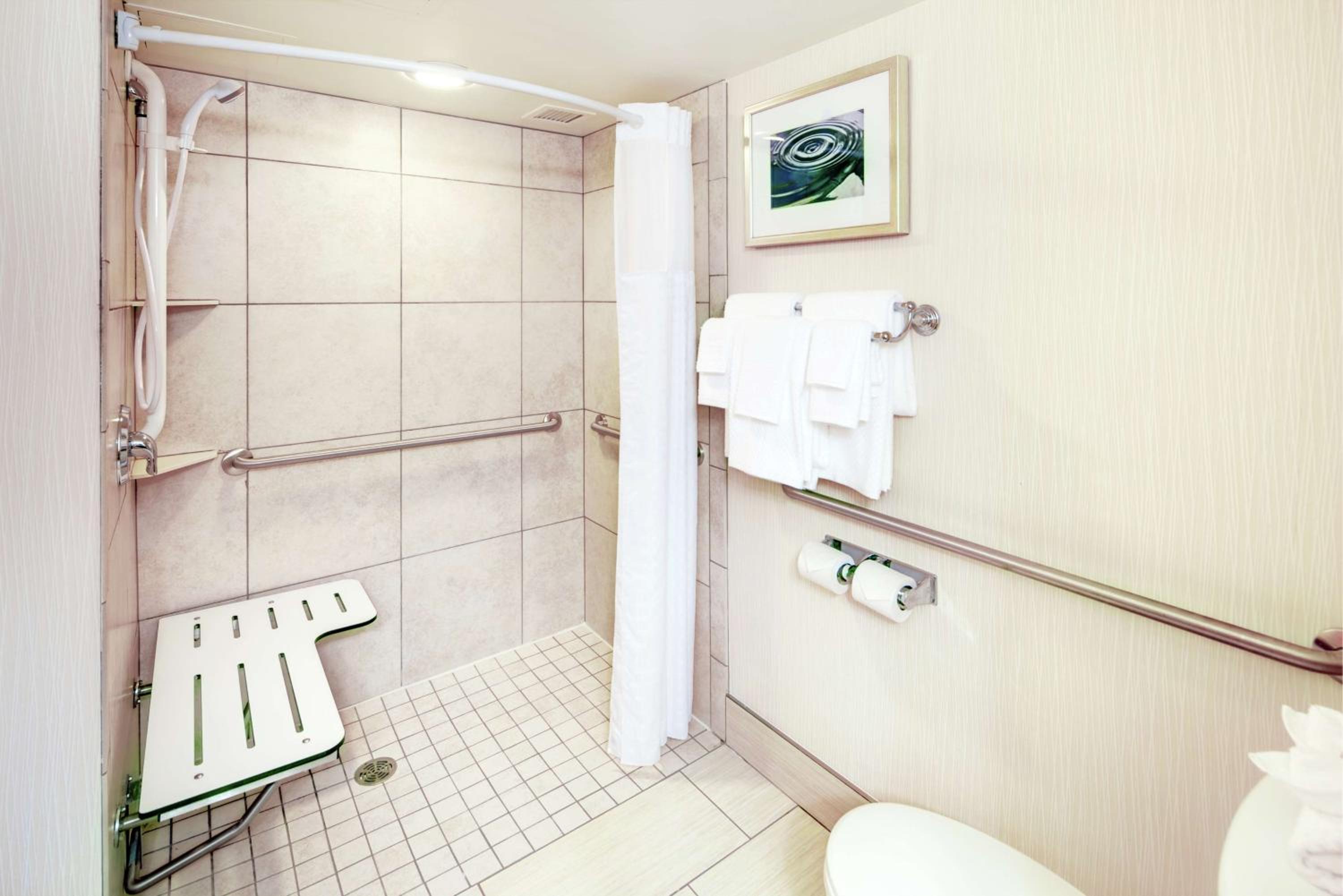 Queen Room - Disability Access