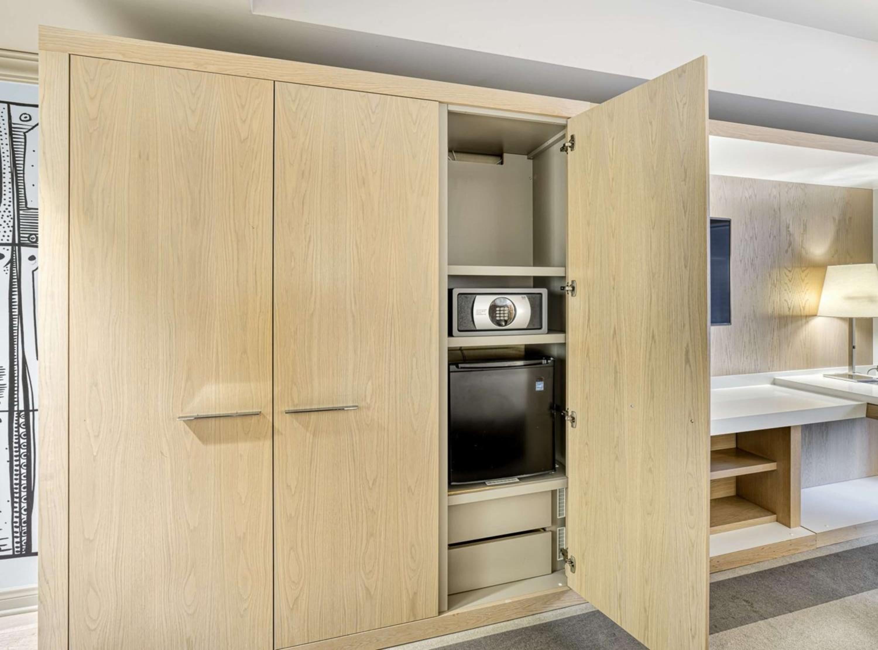 Business King Suite - Non-Smoking