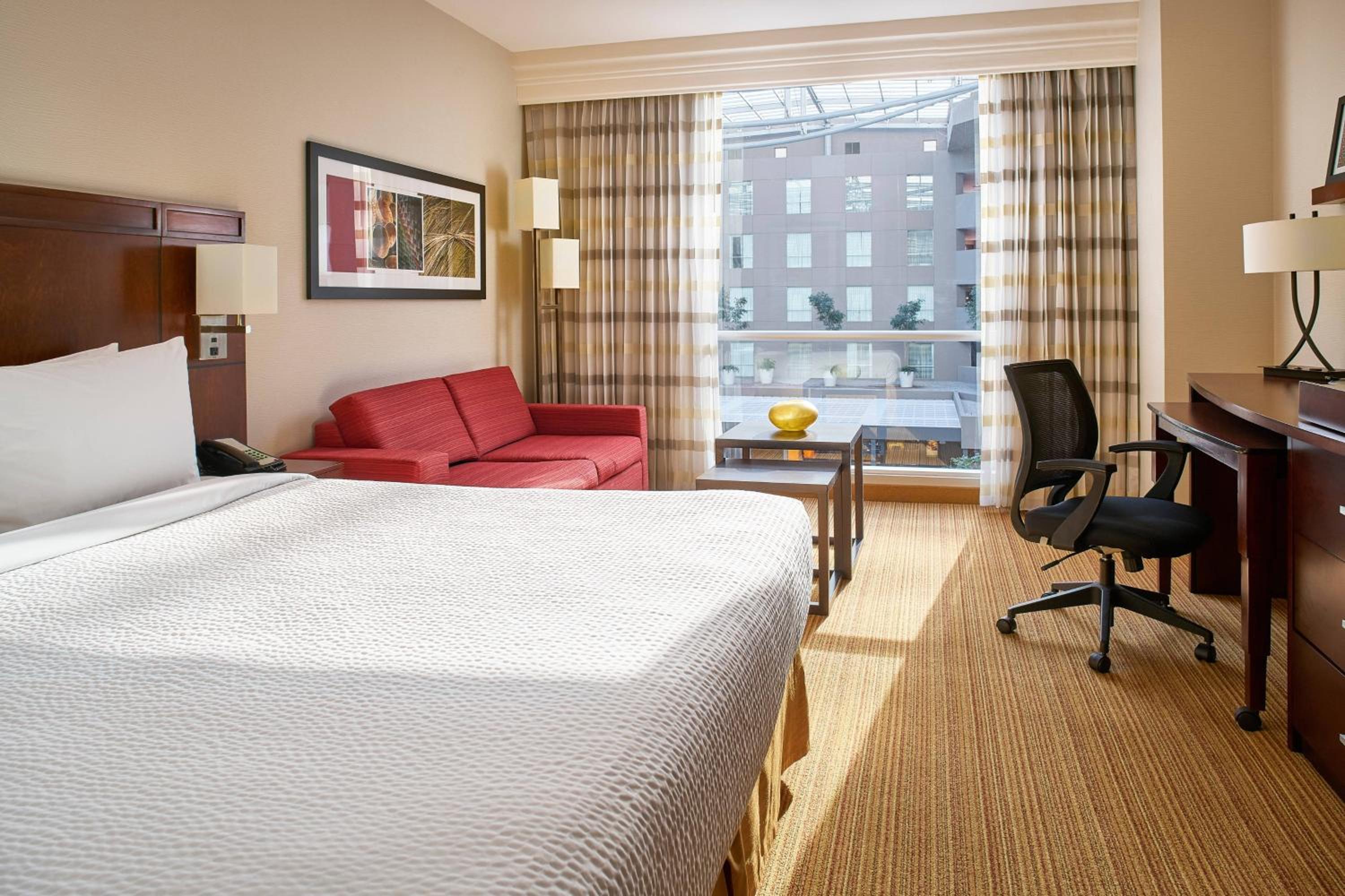 Guest room, 1 King Bed