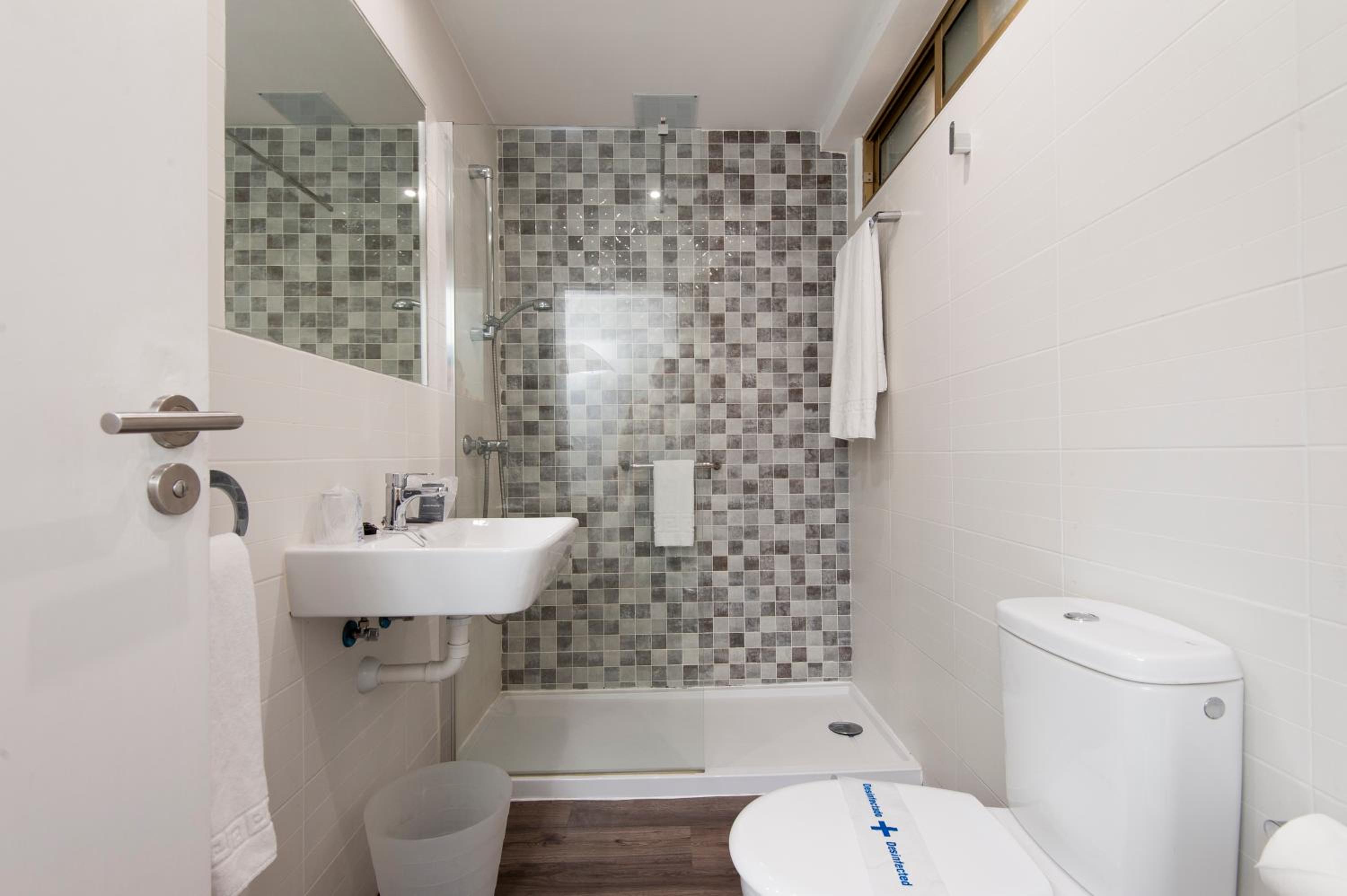 One-Bedroom Apartment (2 Adults + 1 Child)