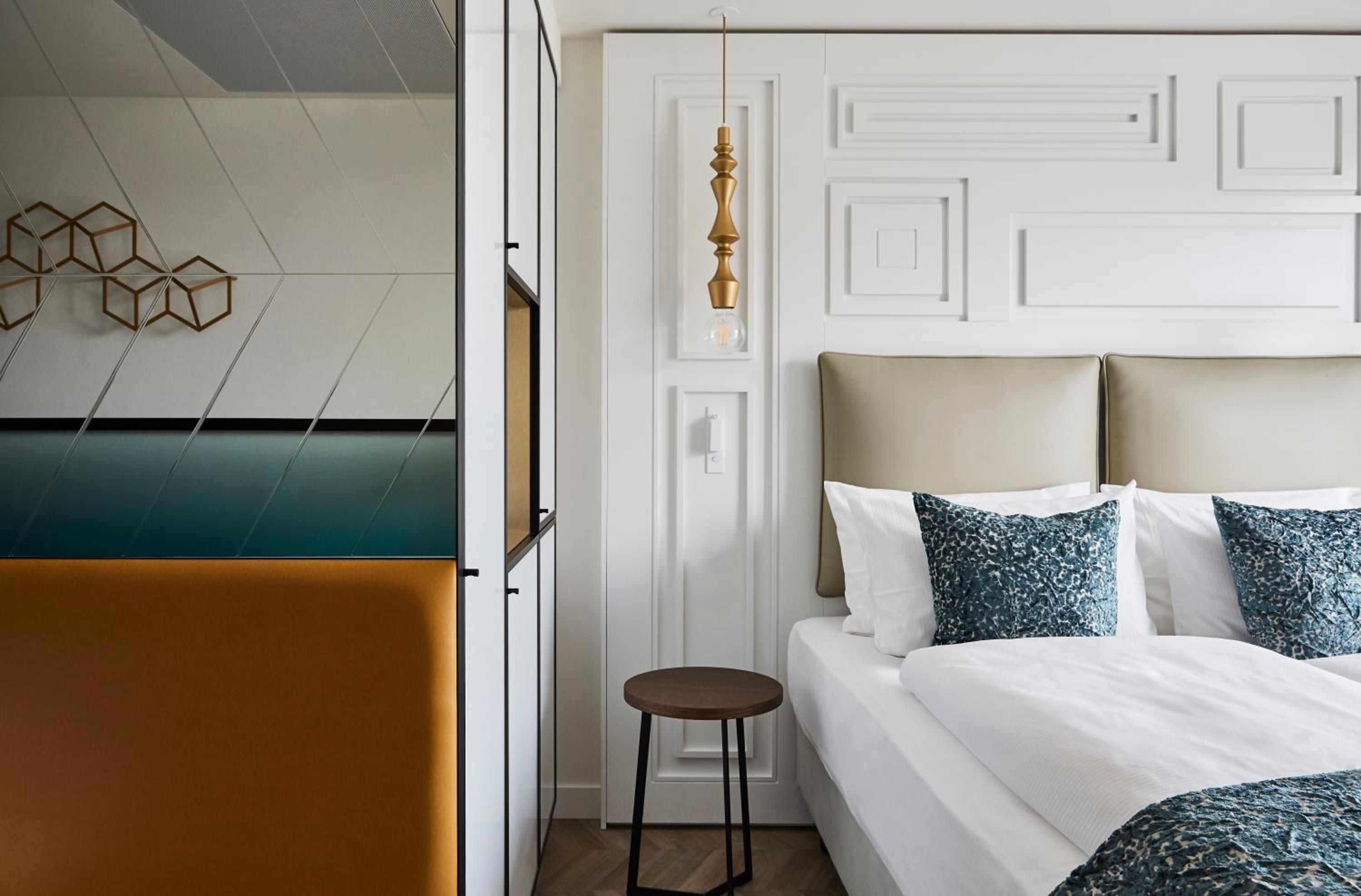 Premium Queen Room