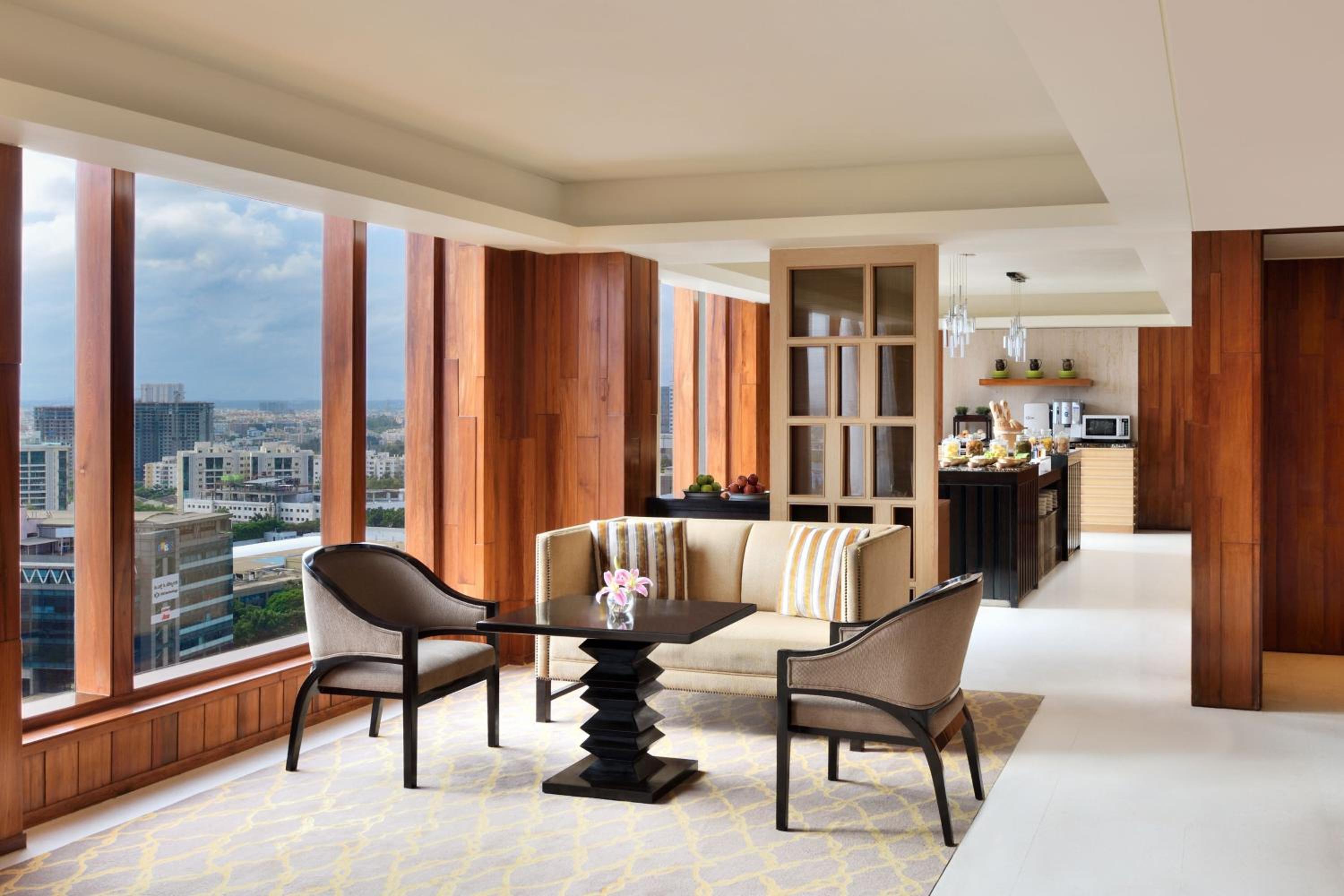 Executive Deluxe Double Room with Two Double Beds and Executive Lounge Access