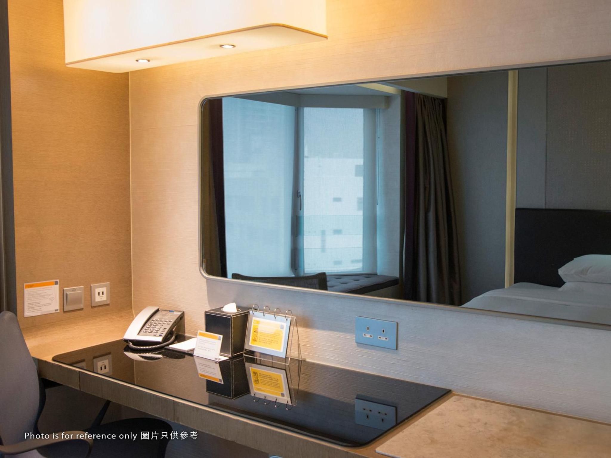 Plaza Deluxe - Family Twin Room