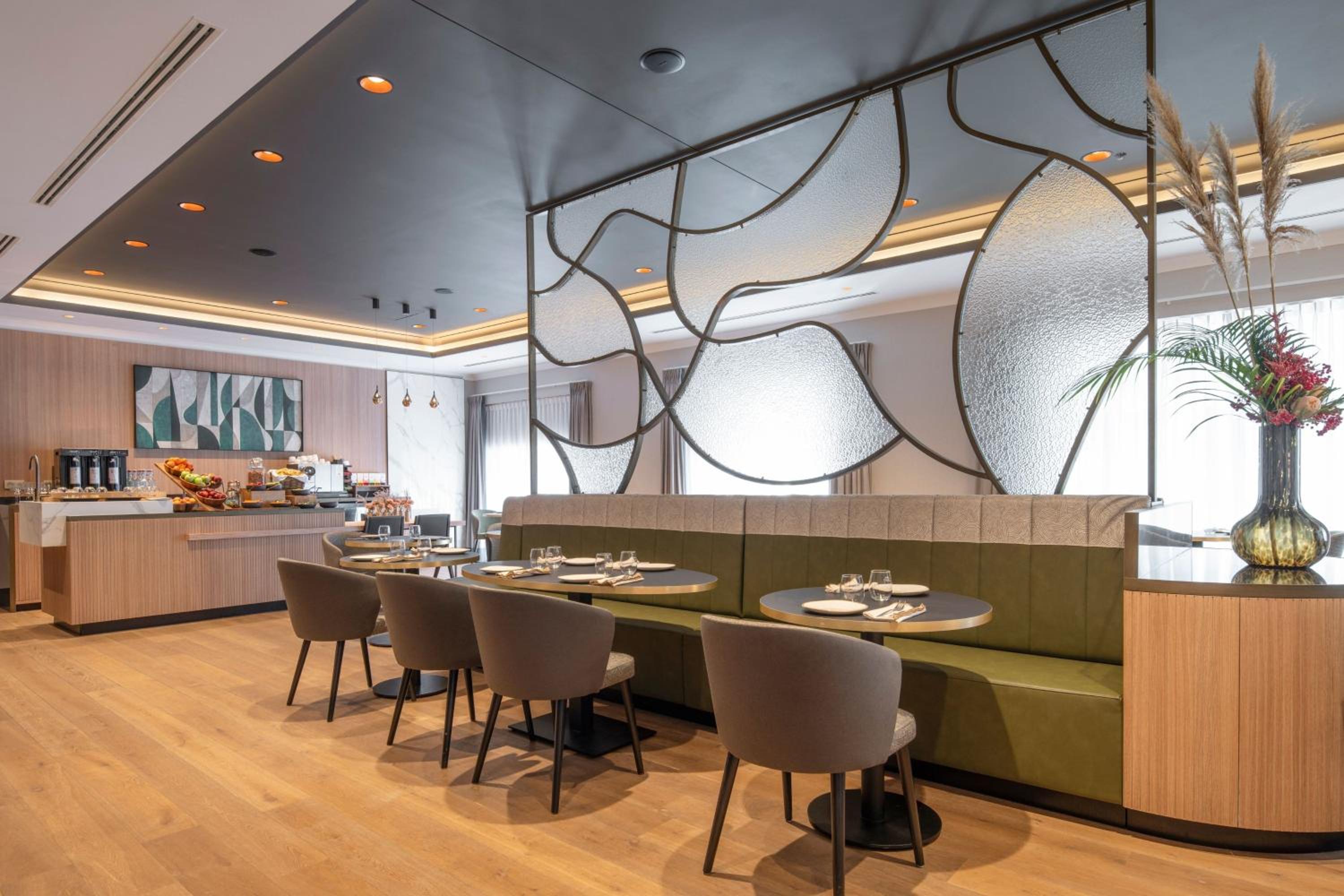 Executive Suite - Club Lounge Access