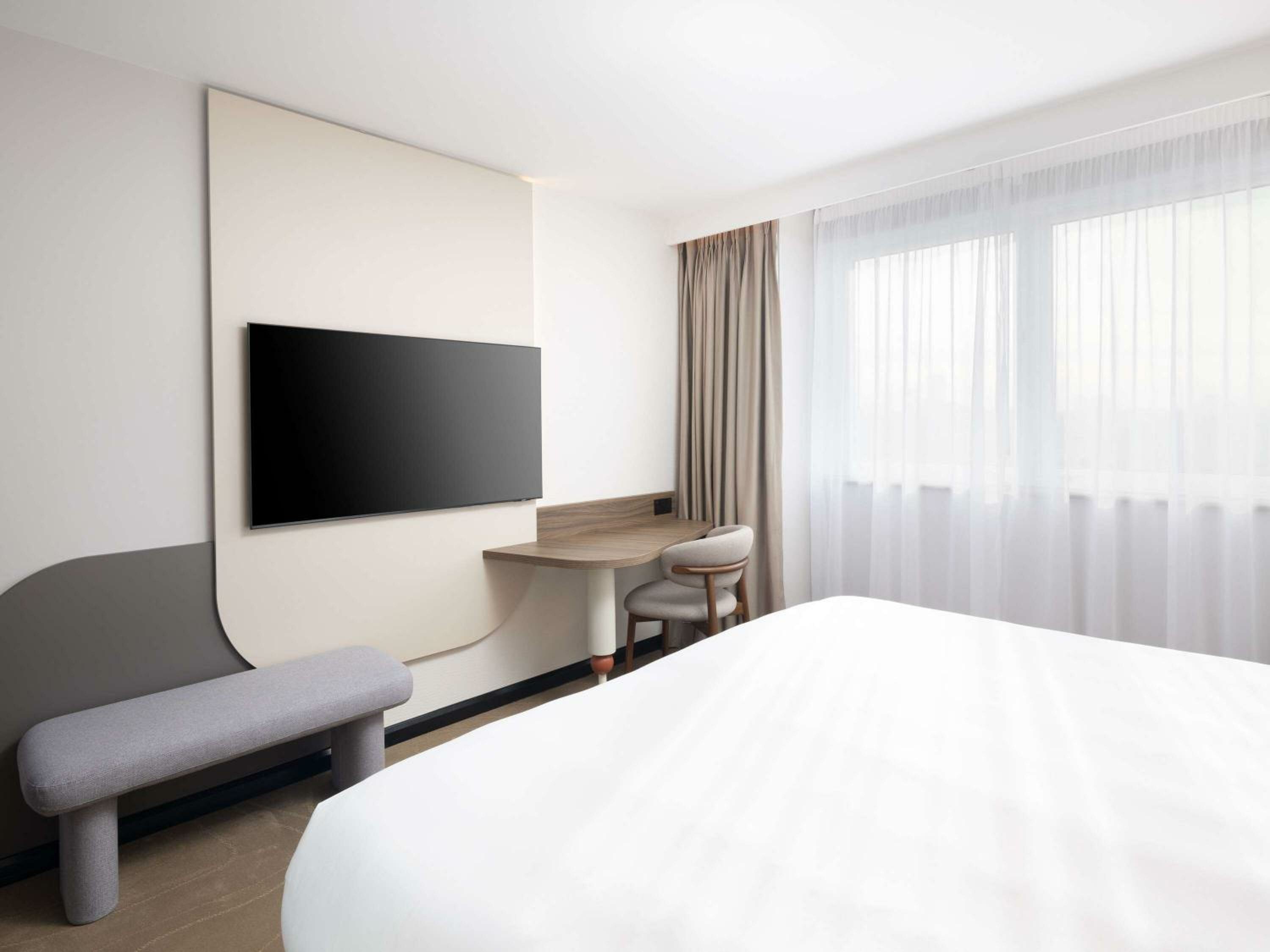 Deluxe Priviledge King Room with Bath Tub