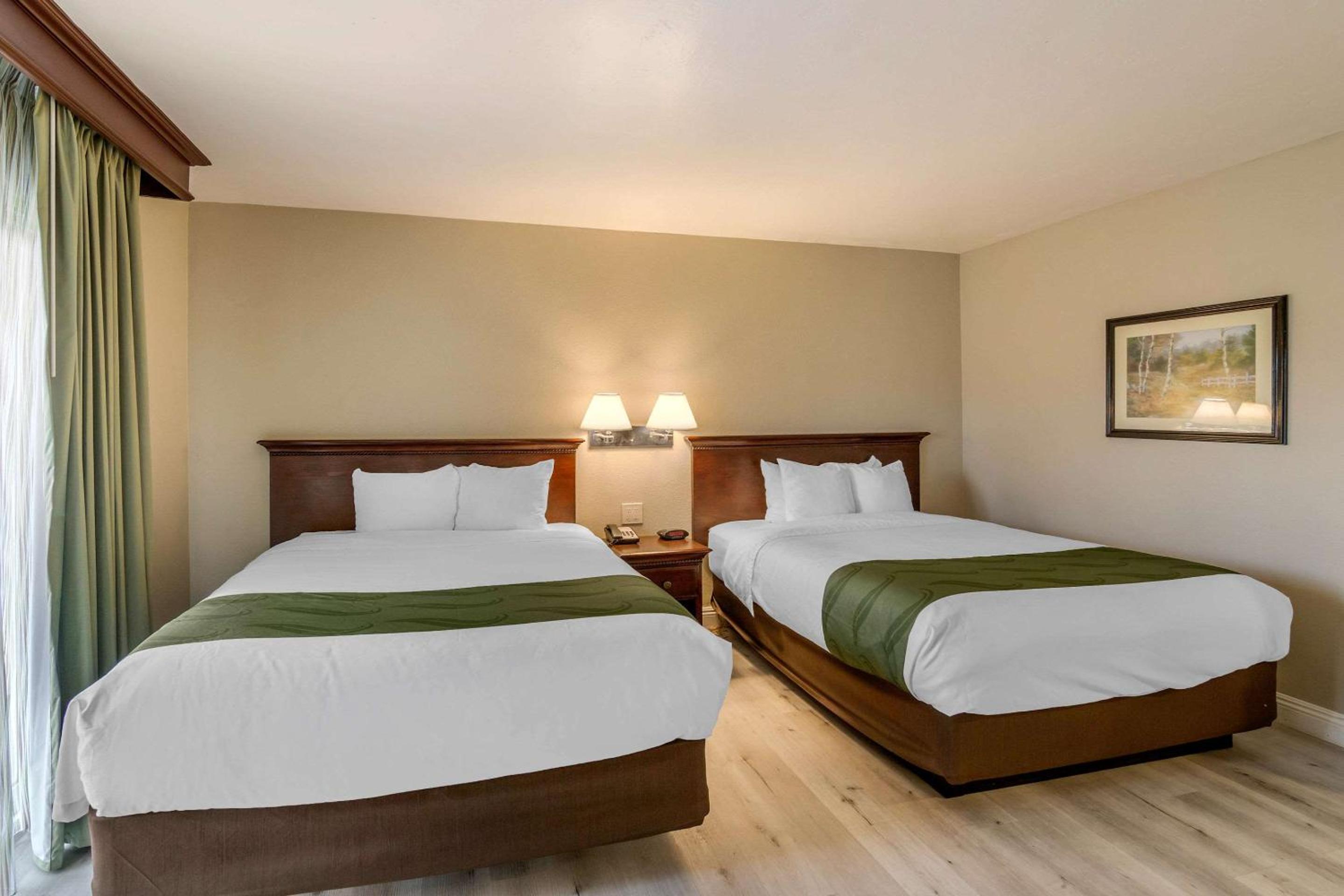 Deluxe Room, 2 Queen Beds, Accessible Roll-In Shower, Kitchenette, Non Smoking