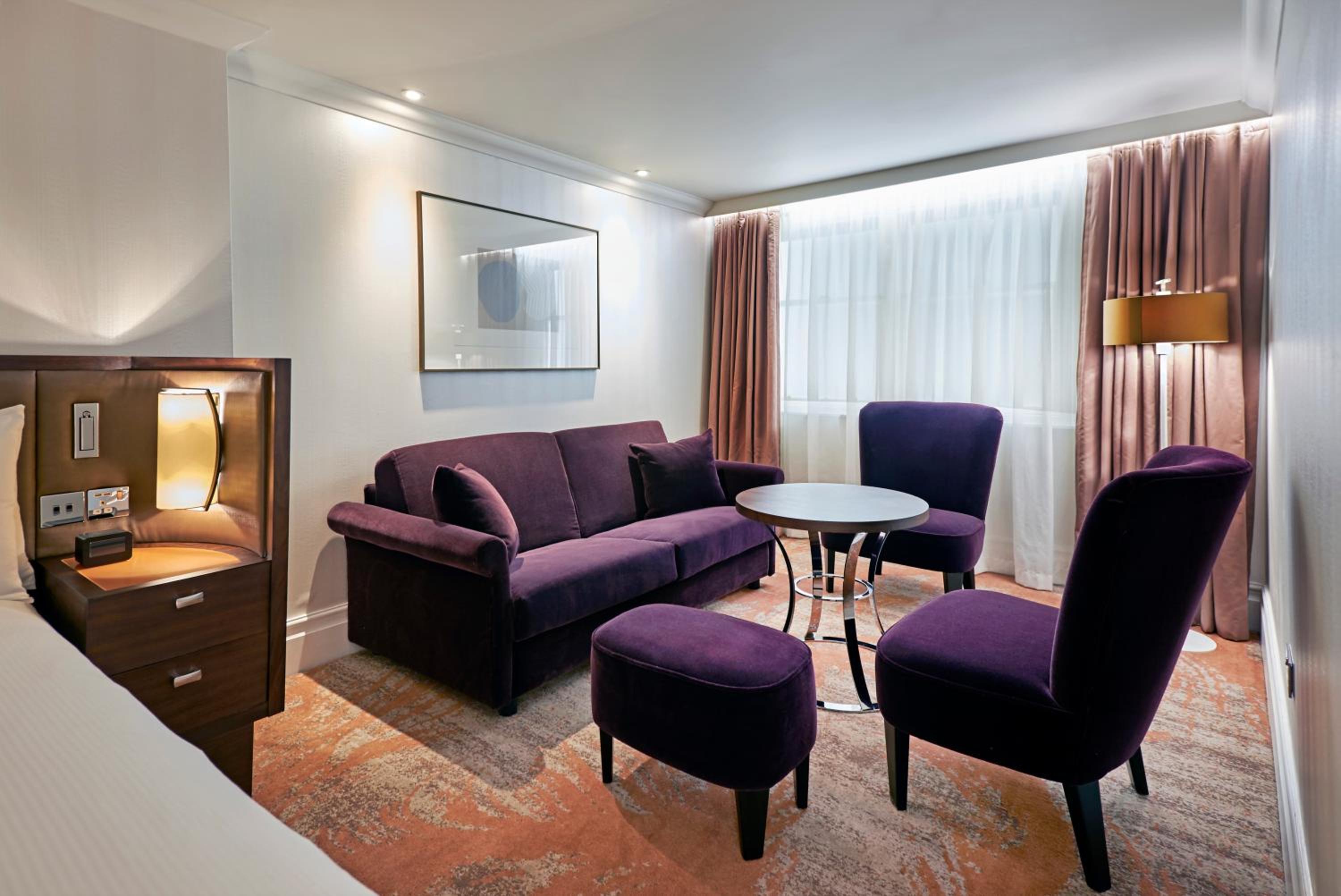 Grand Superior Queen room with two double bed