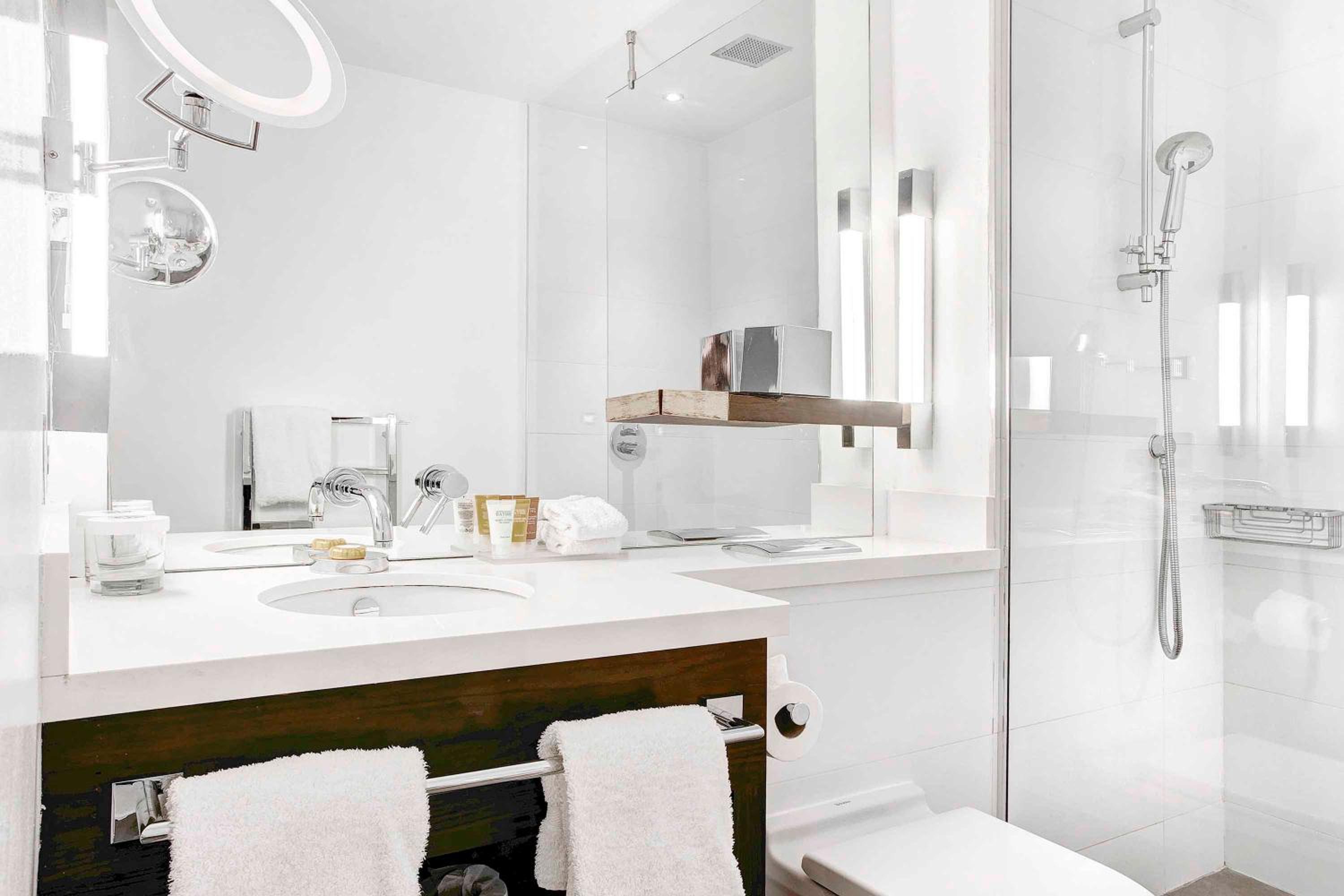 Family Suite, 1 King Bed, Bunk Beds, Kitchenette