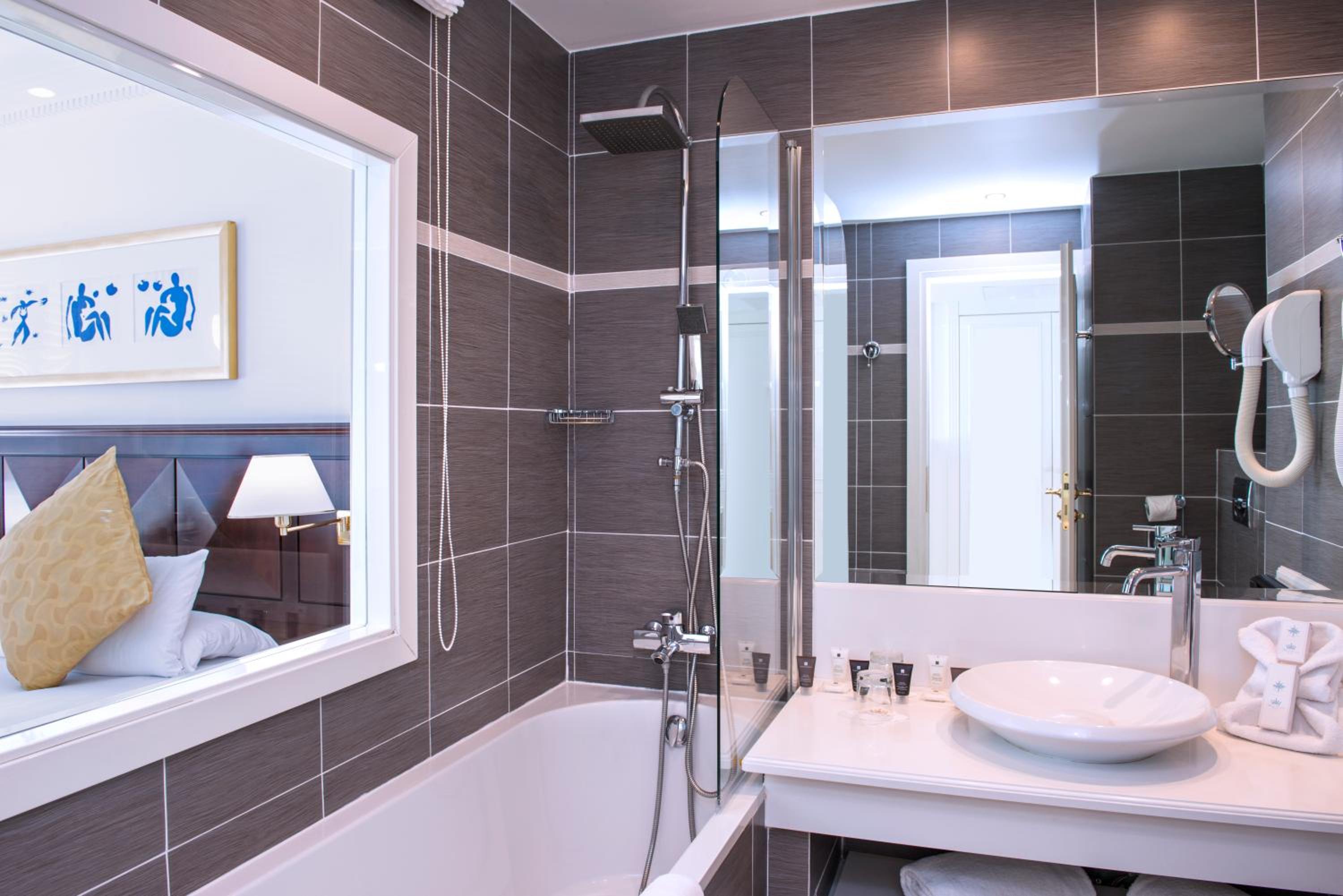 Deluxe Room with Sea View