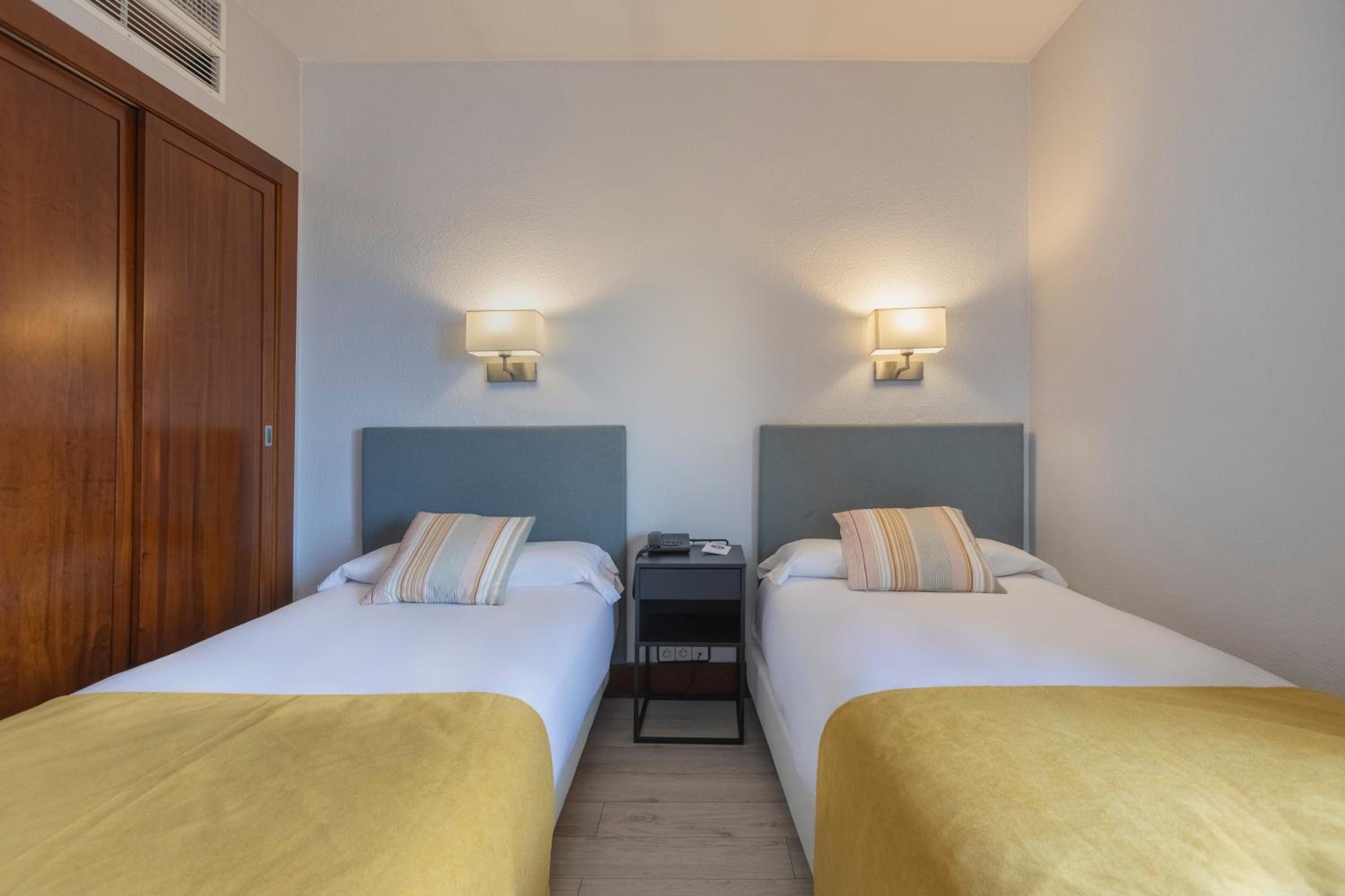 Triple Room with Balcony