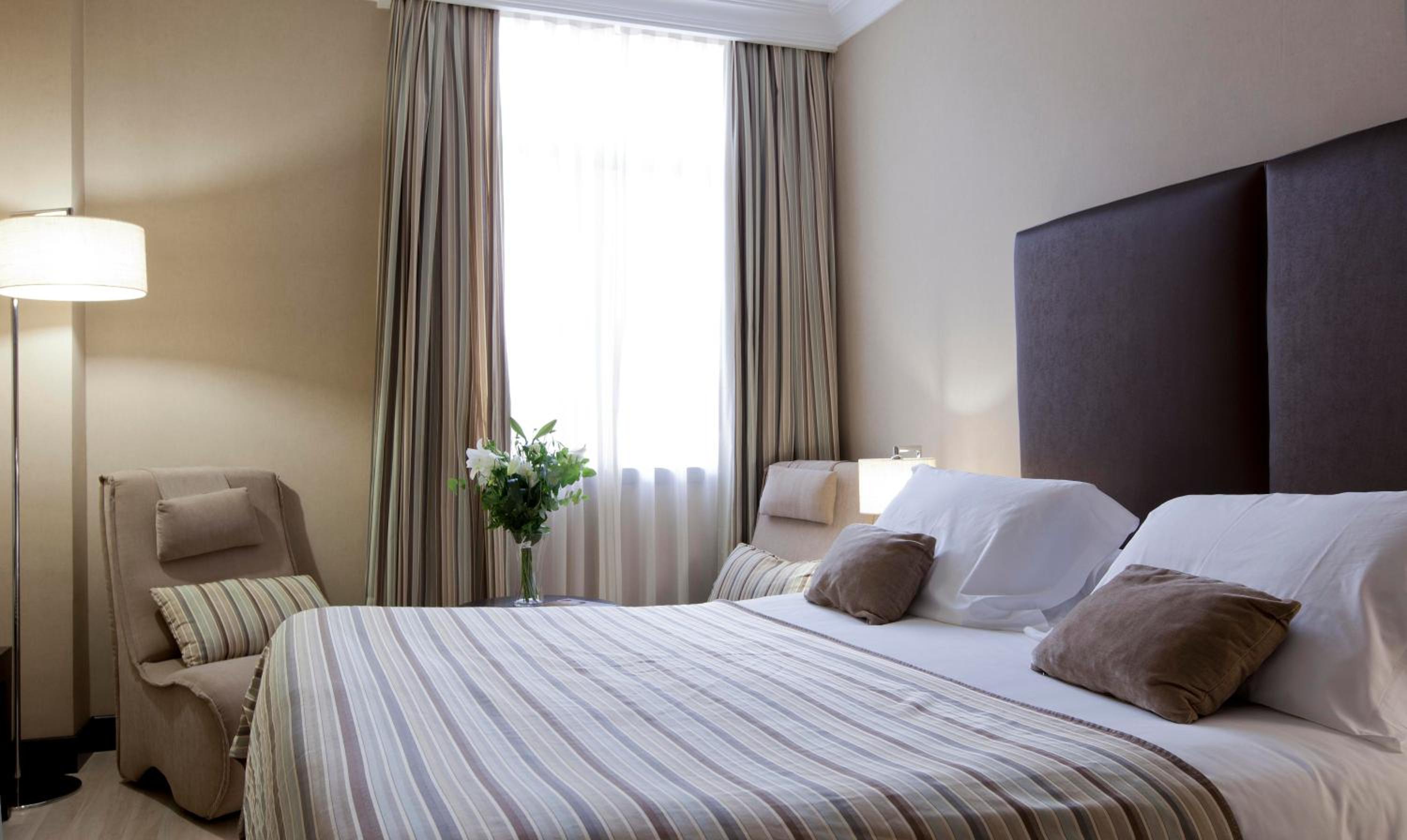 Family Room (2 Adults + 2 Children)