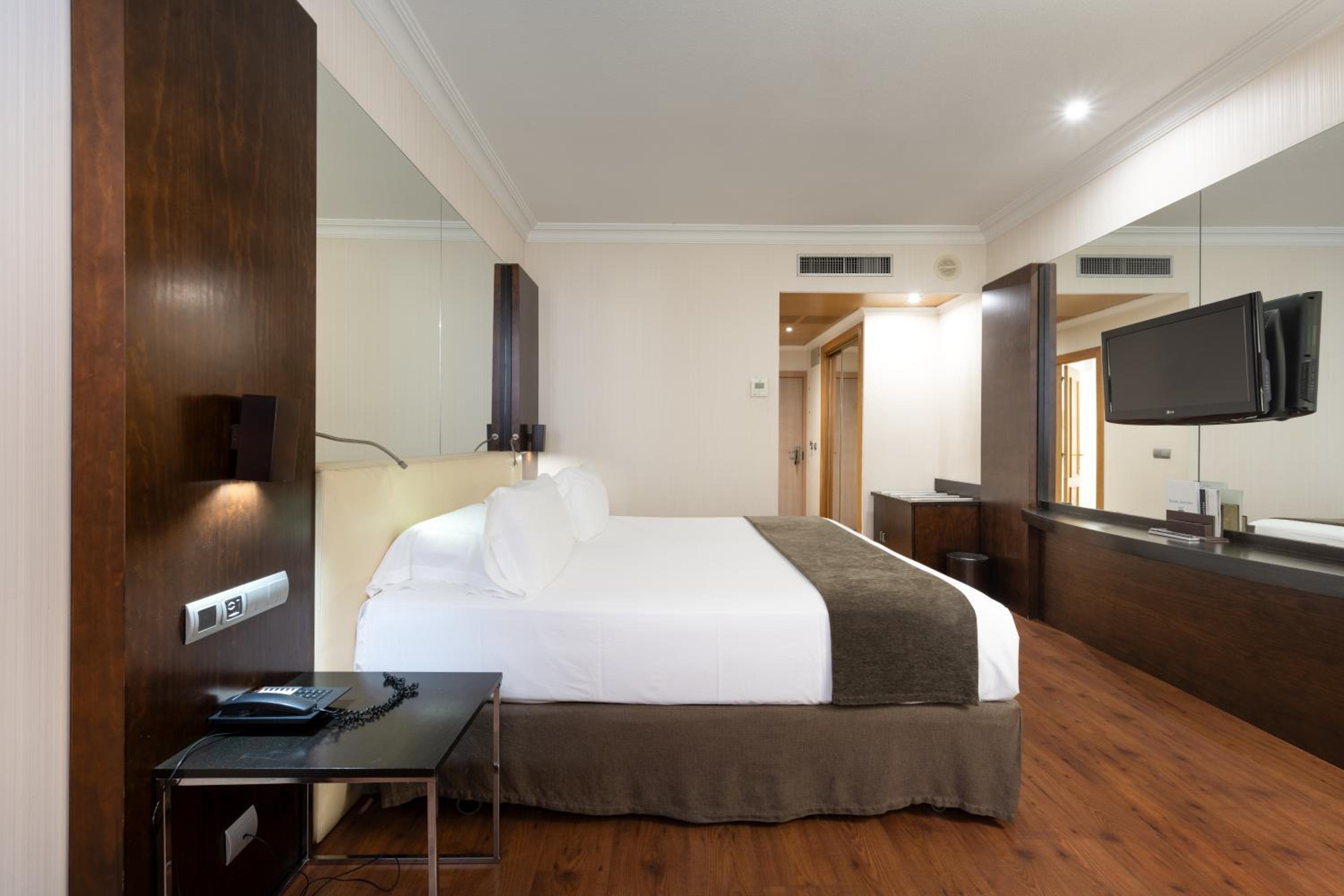 Double Or Twin Room With Parking