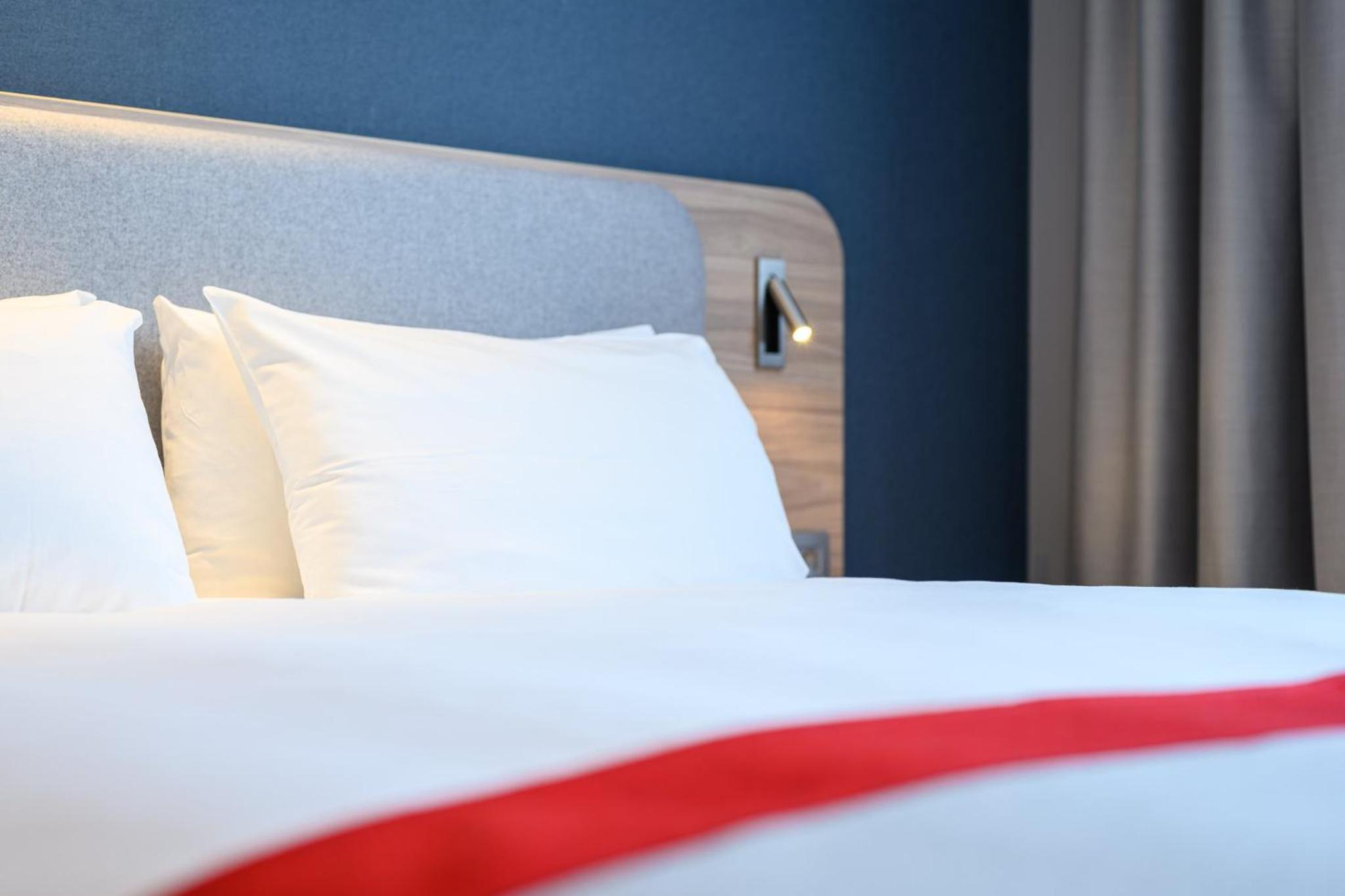 Standard Queen Room - Accessible with Free Breakfast