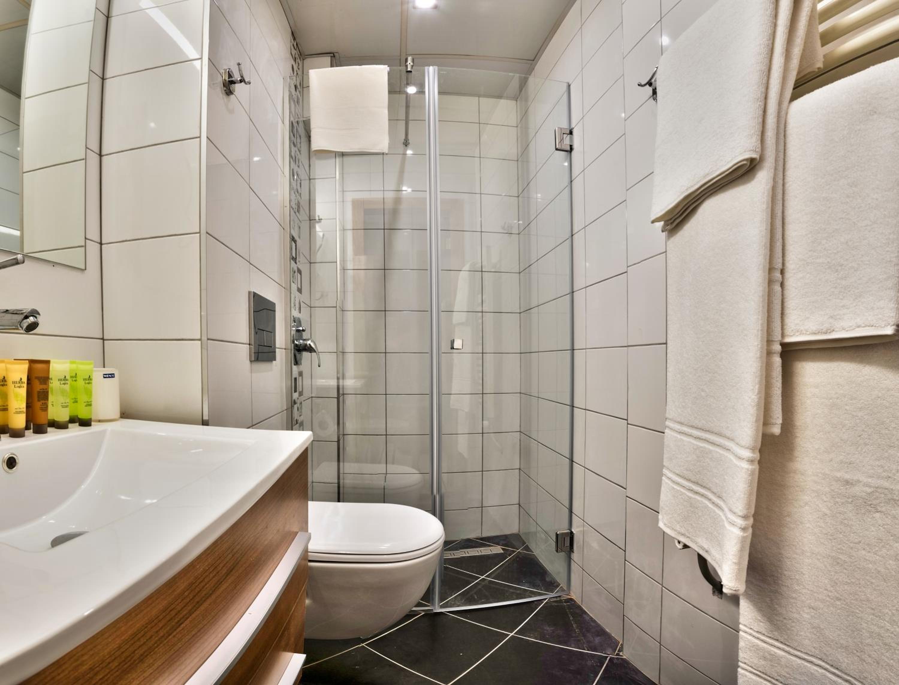 Deluxe Suite with Balcony