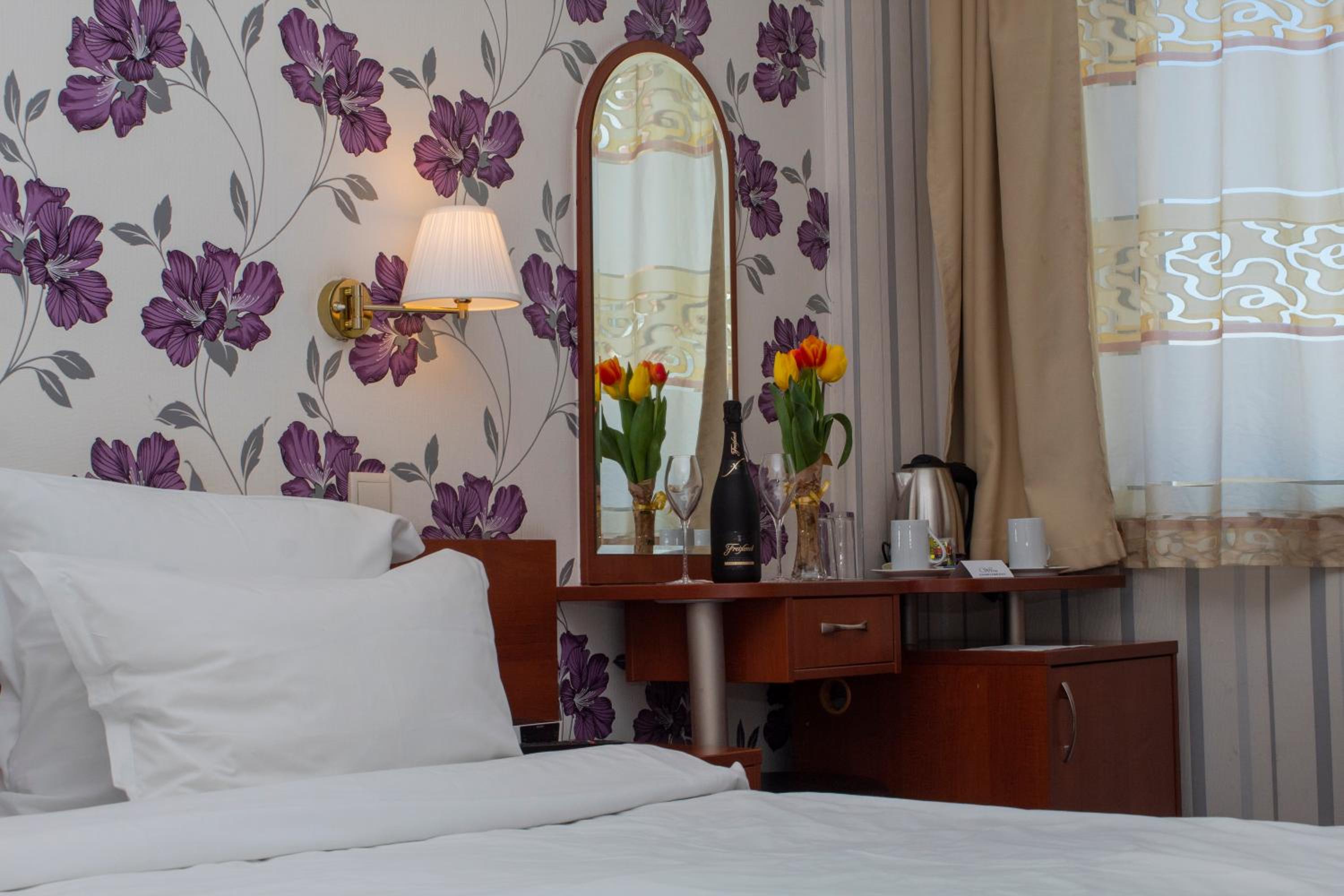 Double Room with Double Bed - Non-Smoking