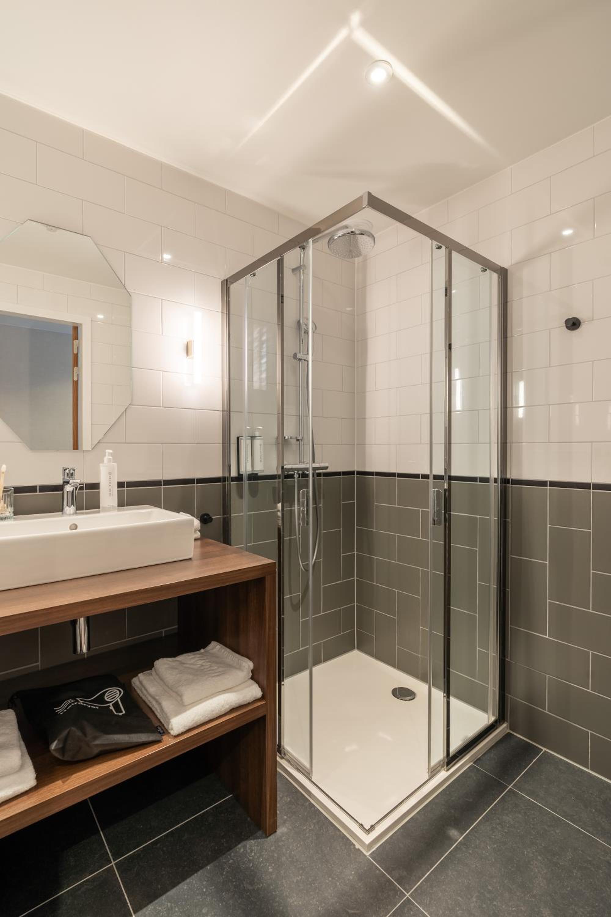 Medium Studio with Kitchen