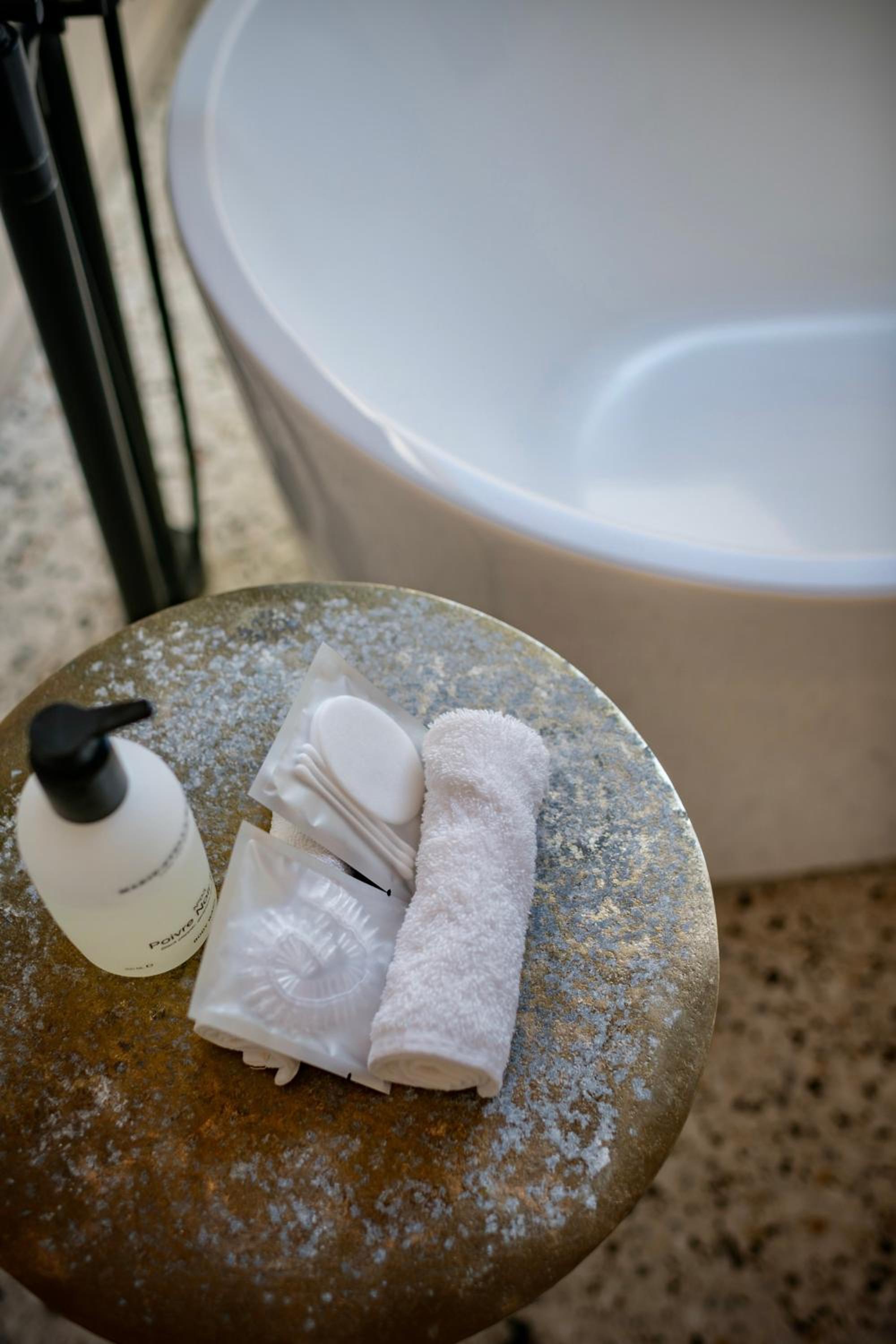 Superior Double Room with Bathtub and Rain Shower