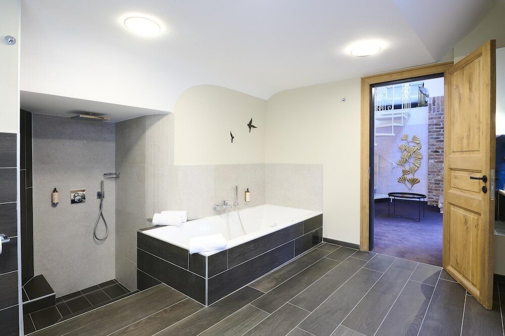 Luxury Suite with Spa Bath and Balcony