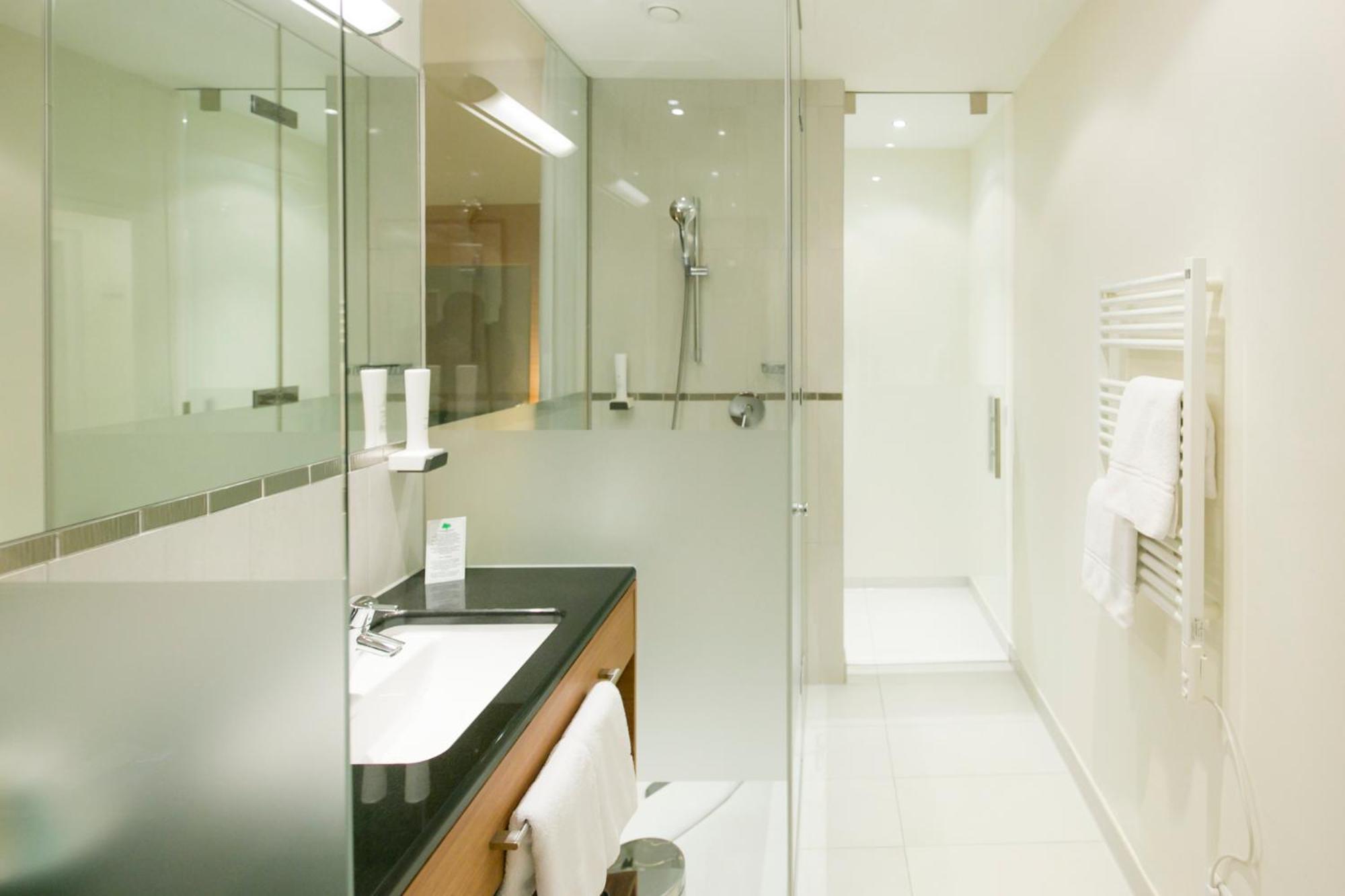 Business (Glass Bathroom) Room 