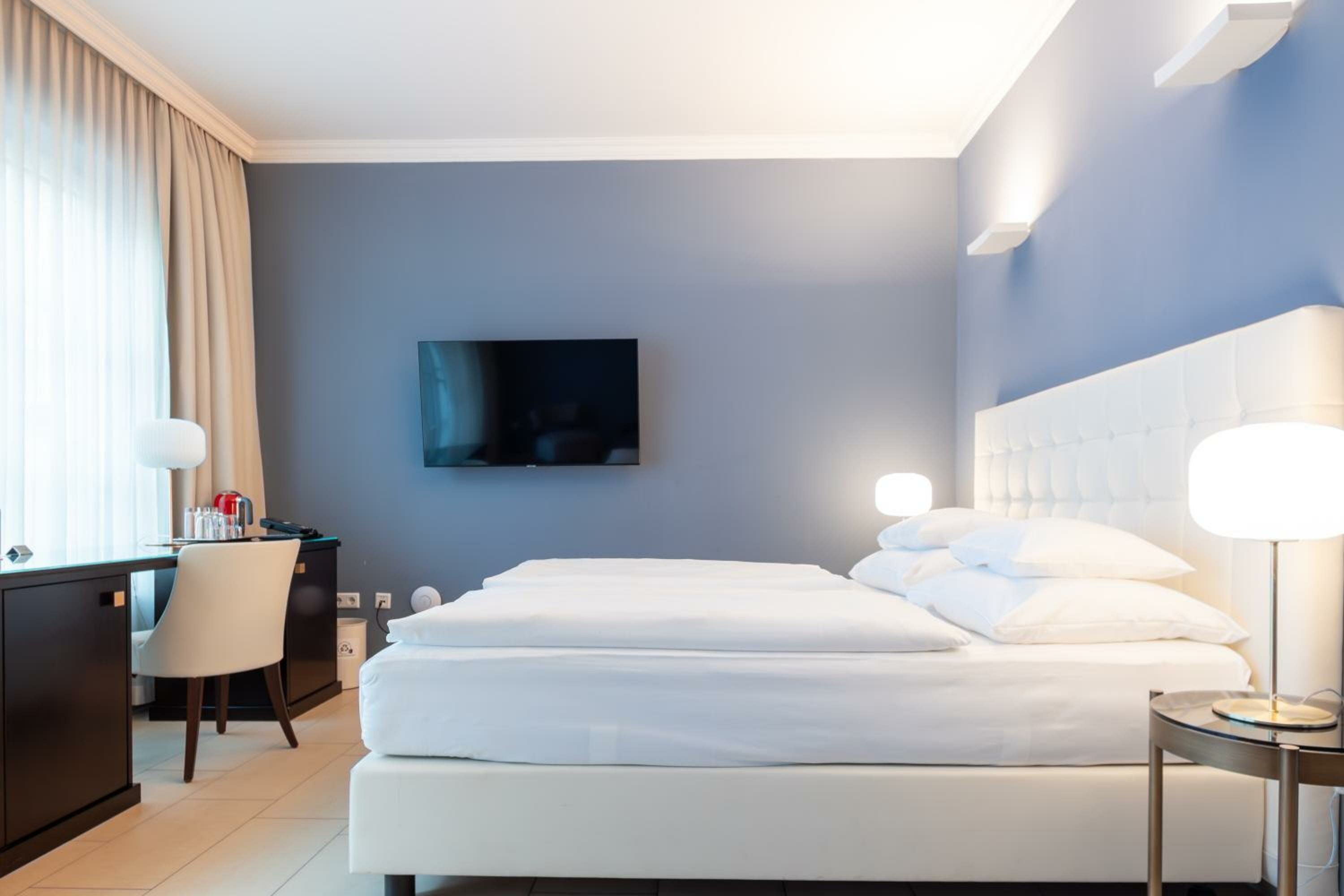 Suite with Garden View