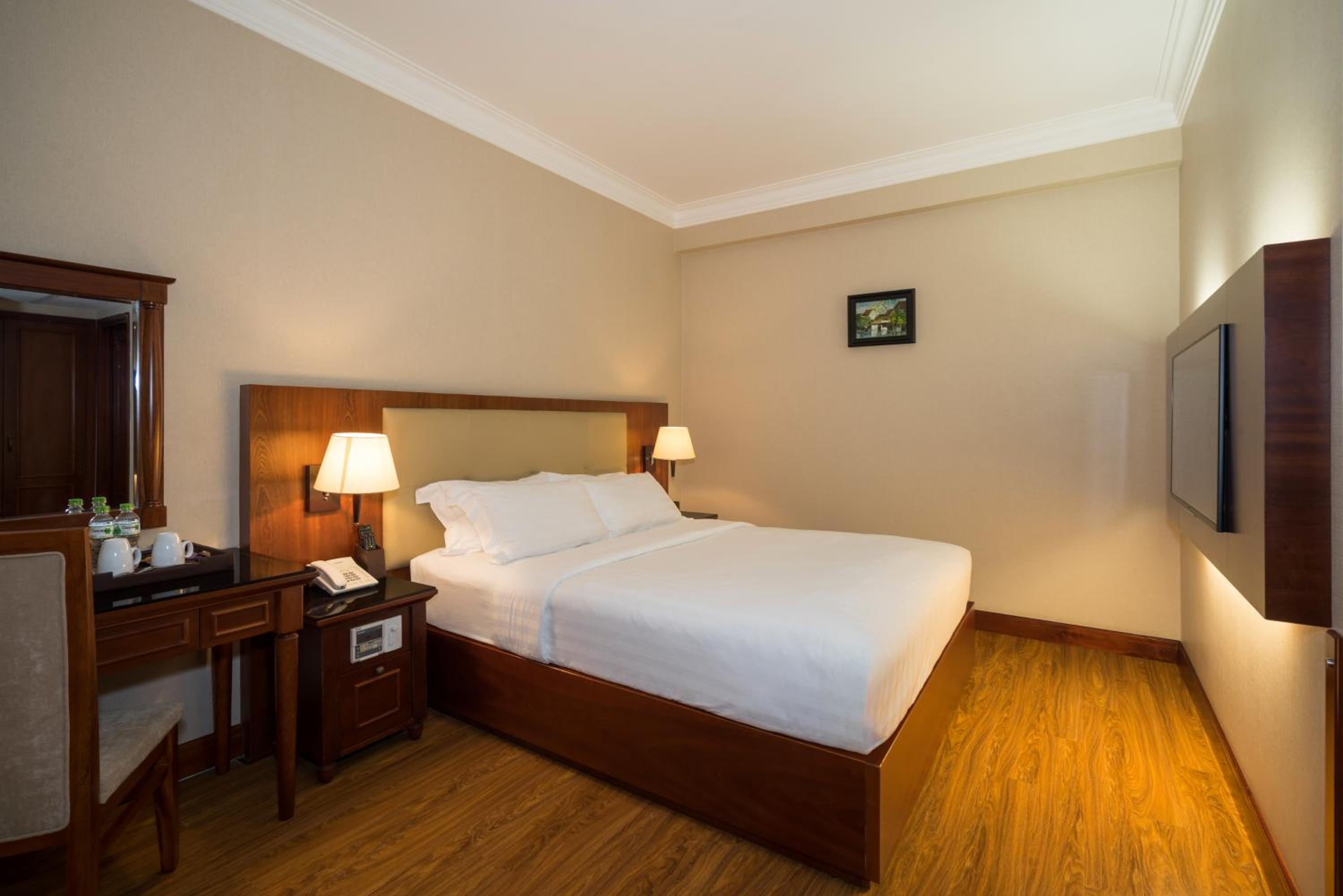 Superior Queen Room (No Window)