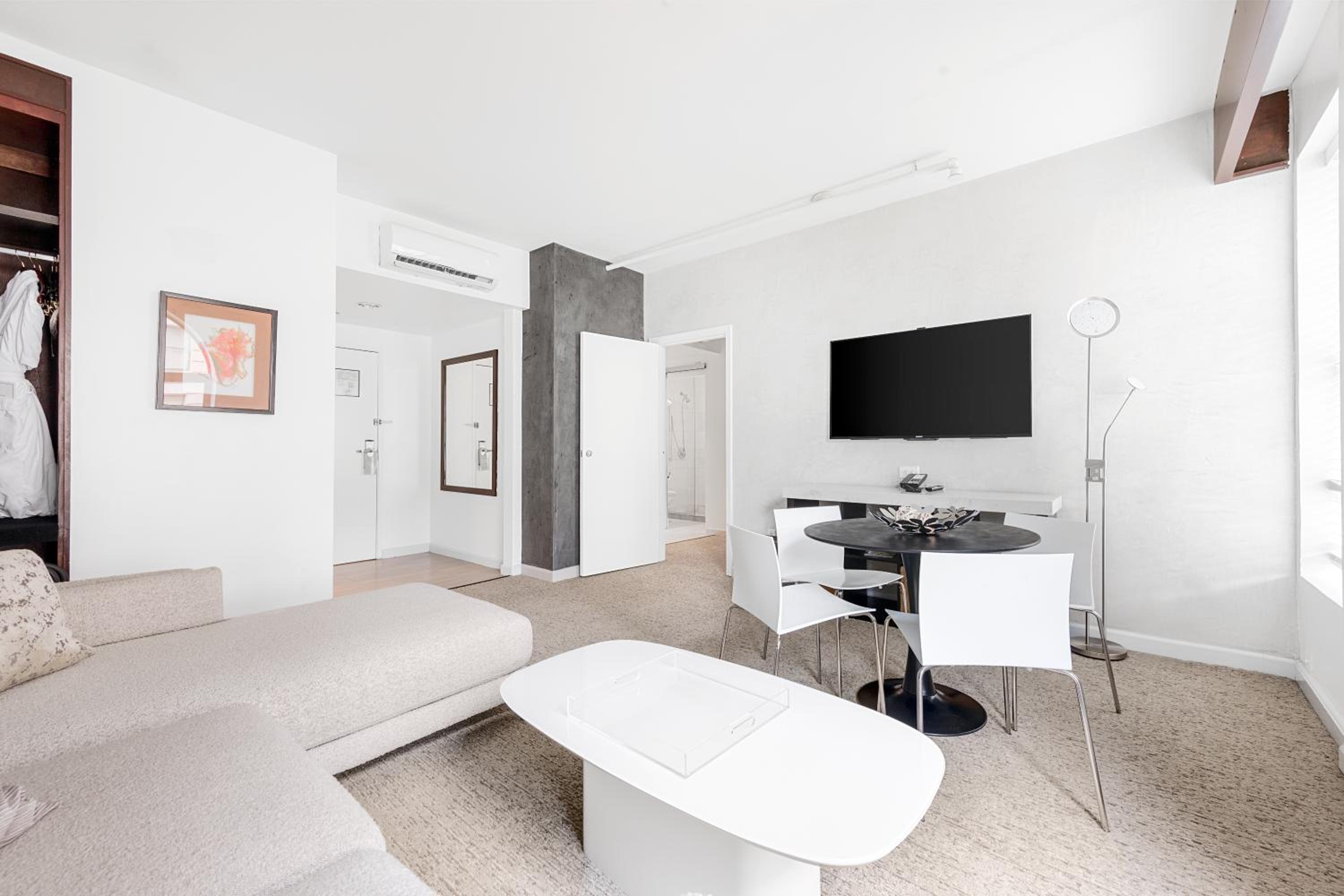 King One-Bedroom Suite, Non-Smoking