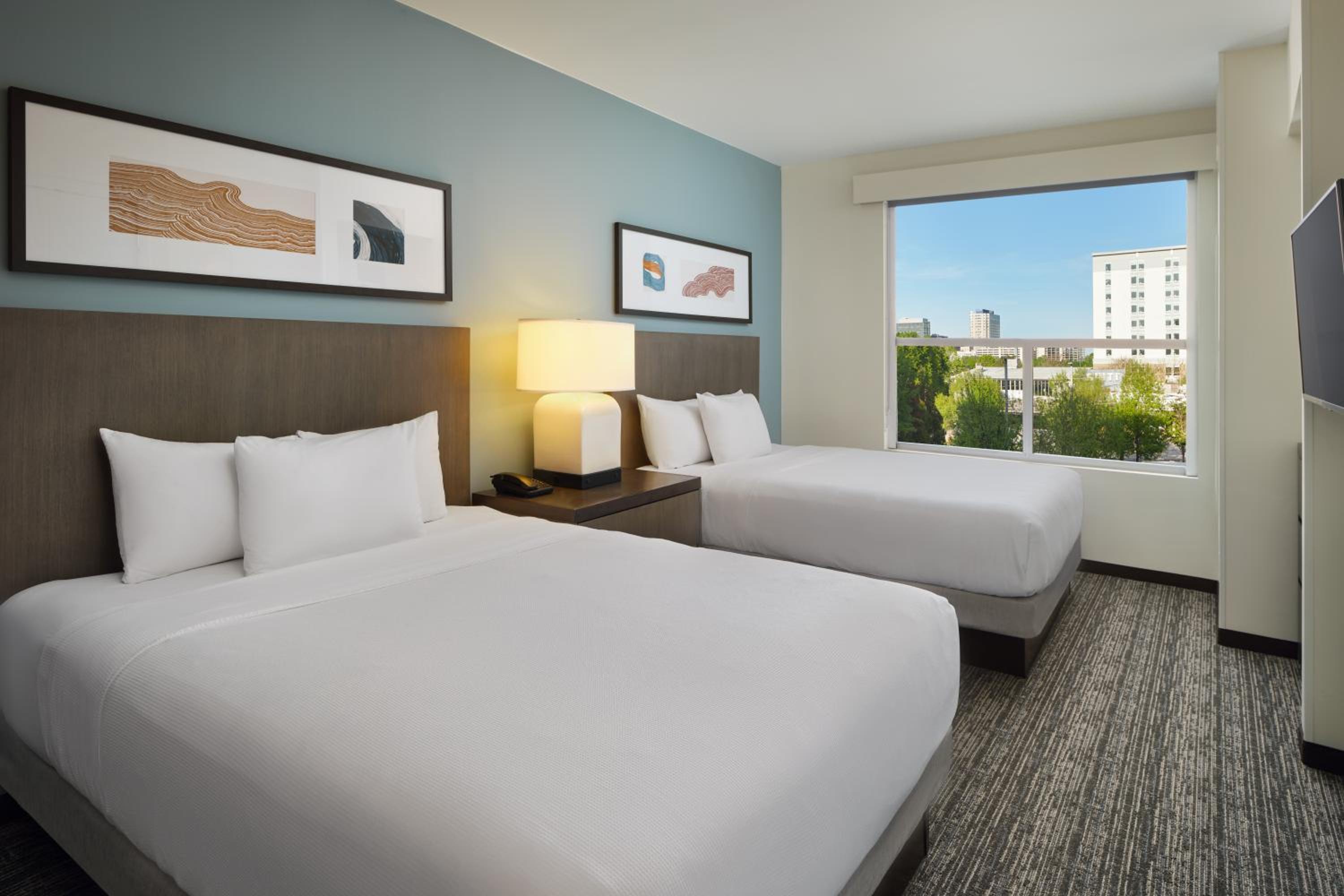 One-Bedroom Queen Suite - Disability Access
