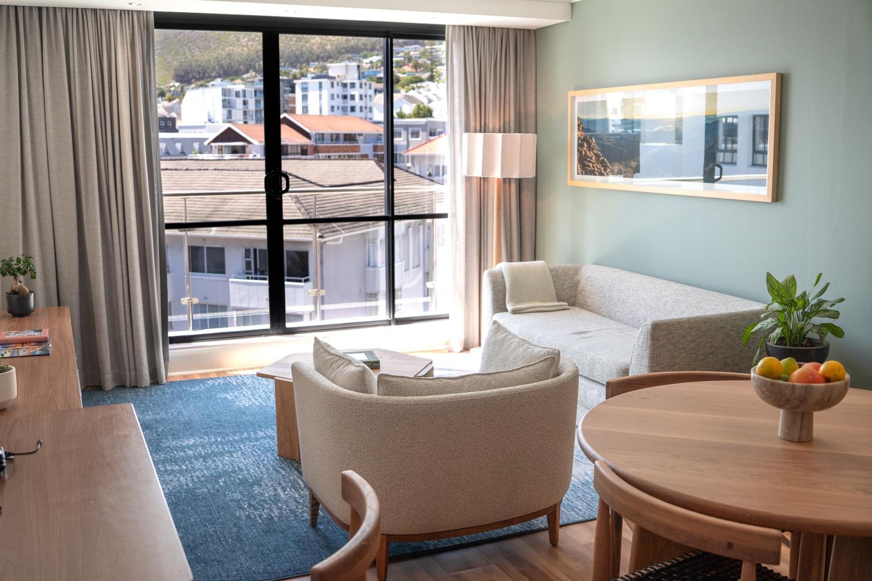 Apartment with Mountain View and Balcony