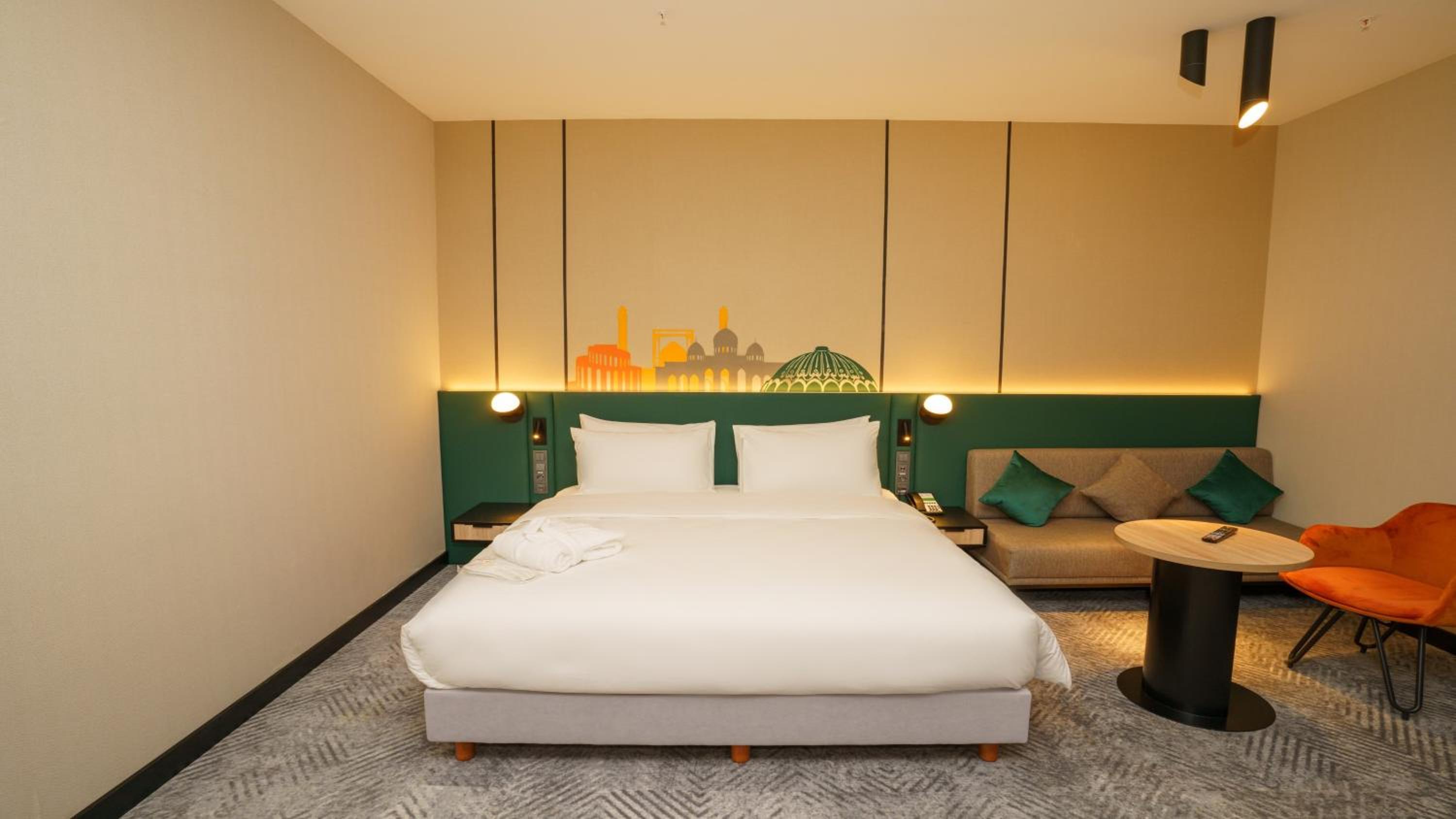 Premium King Room with City View