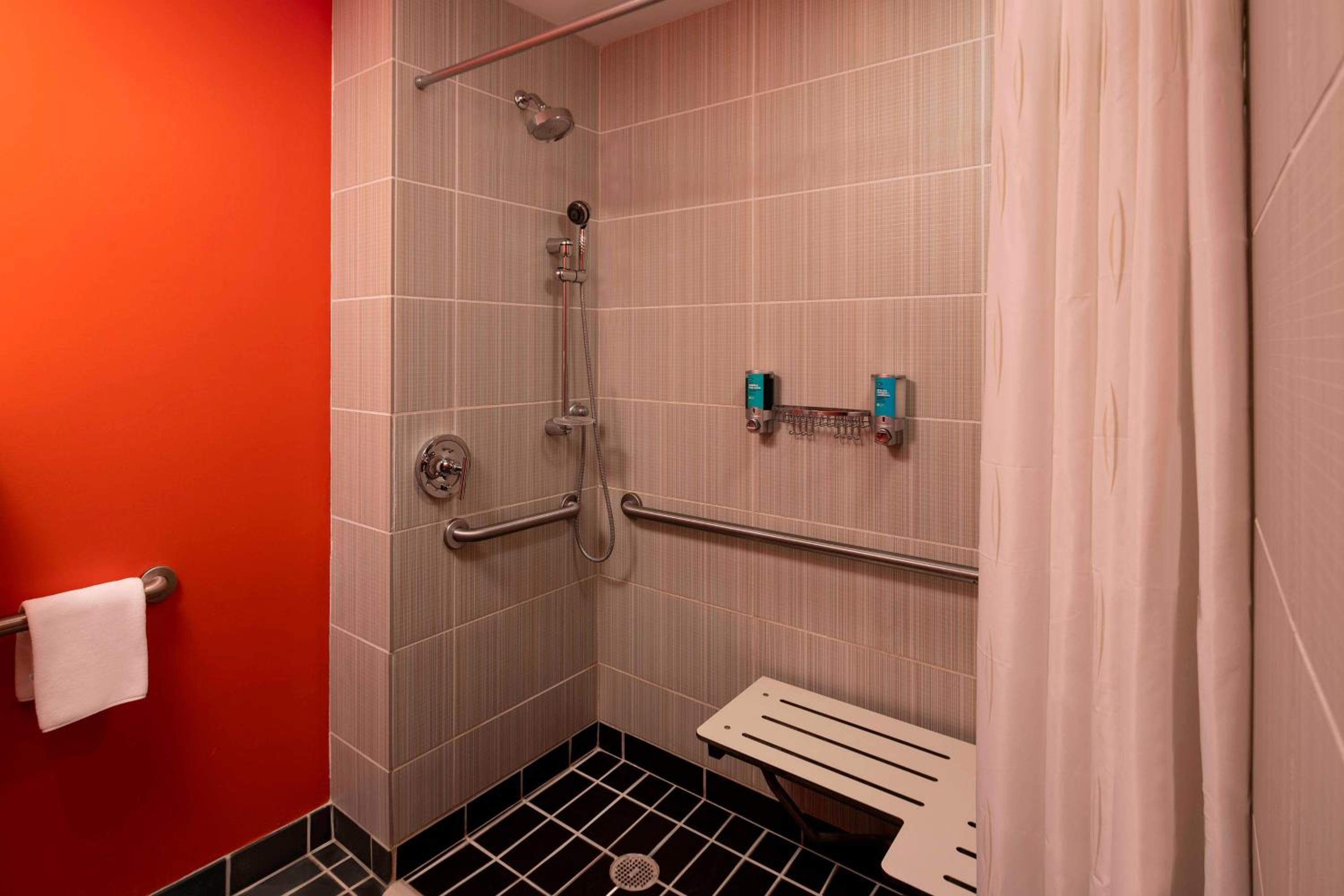 Aloft, Guest room, 1 King