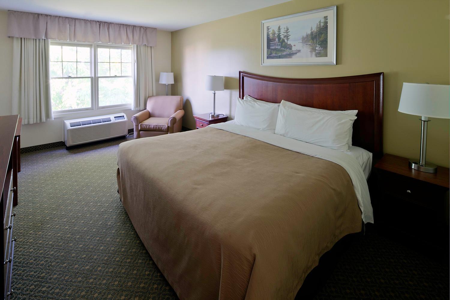 Standard King Room - Non-Smoking 